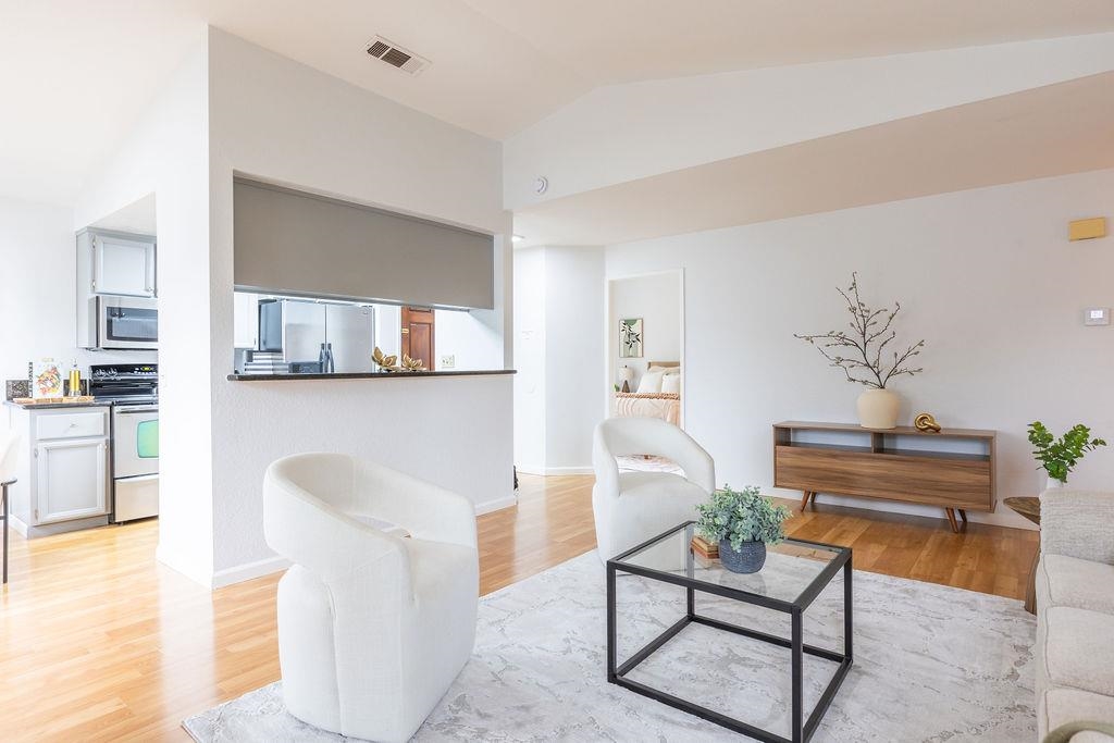 Photo #8: 41119949 Listing: Photo #8