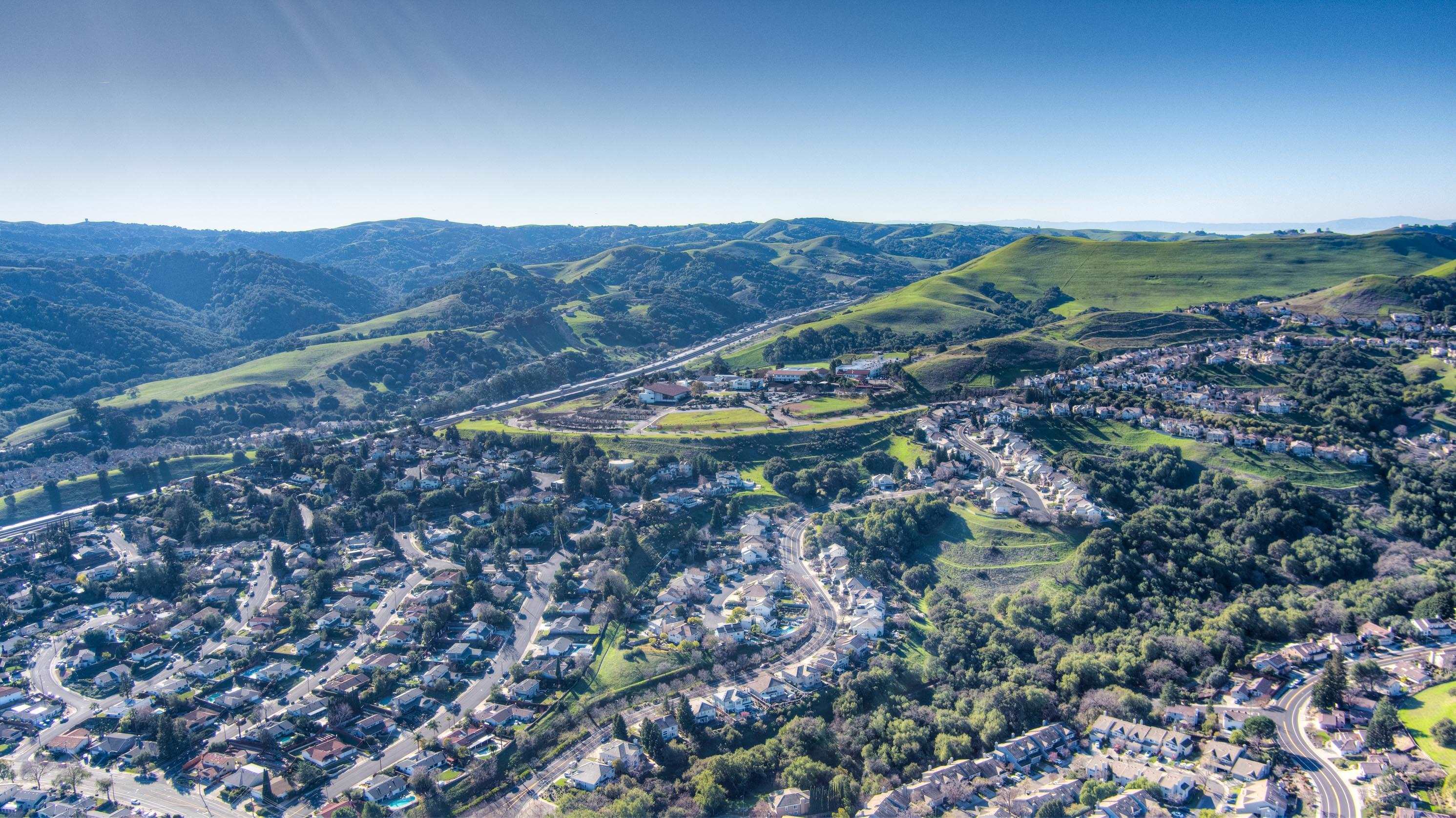 Detail Gallery Image 12 of 43 For 7546 Rolling Hills Cir, Dublin,  CA 94568 - 3 Beds | 2/1 Baths