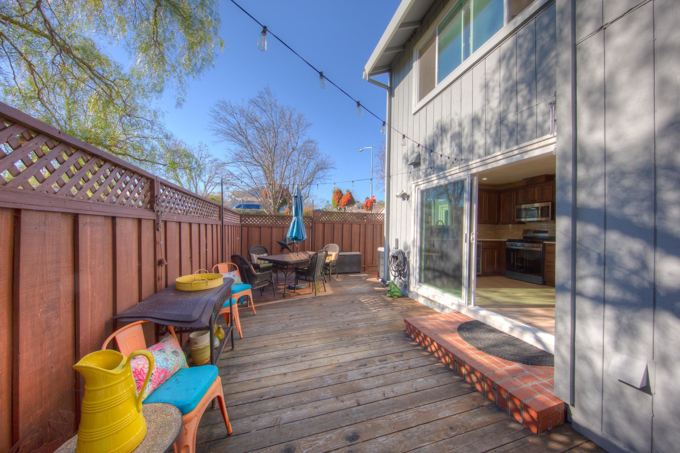 Detail Gallery Image 6 of 43 For 7546 Rolling Hills Cir, Dublin,  CA 94568 - 3 Beds | 2/1 Baths