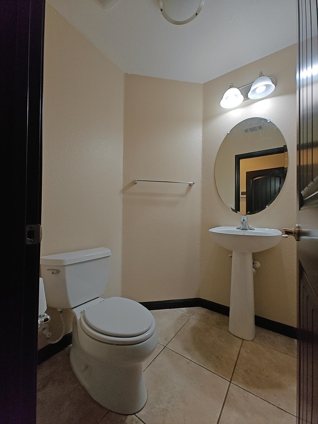 Detail Gallery Image 10 of 36 For 7283 Abbey Dr, Vallejo,  CA 94591 - 4 Beds | 3/1 Baths