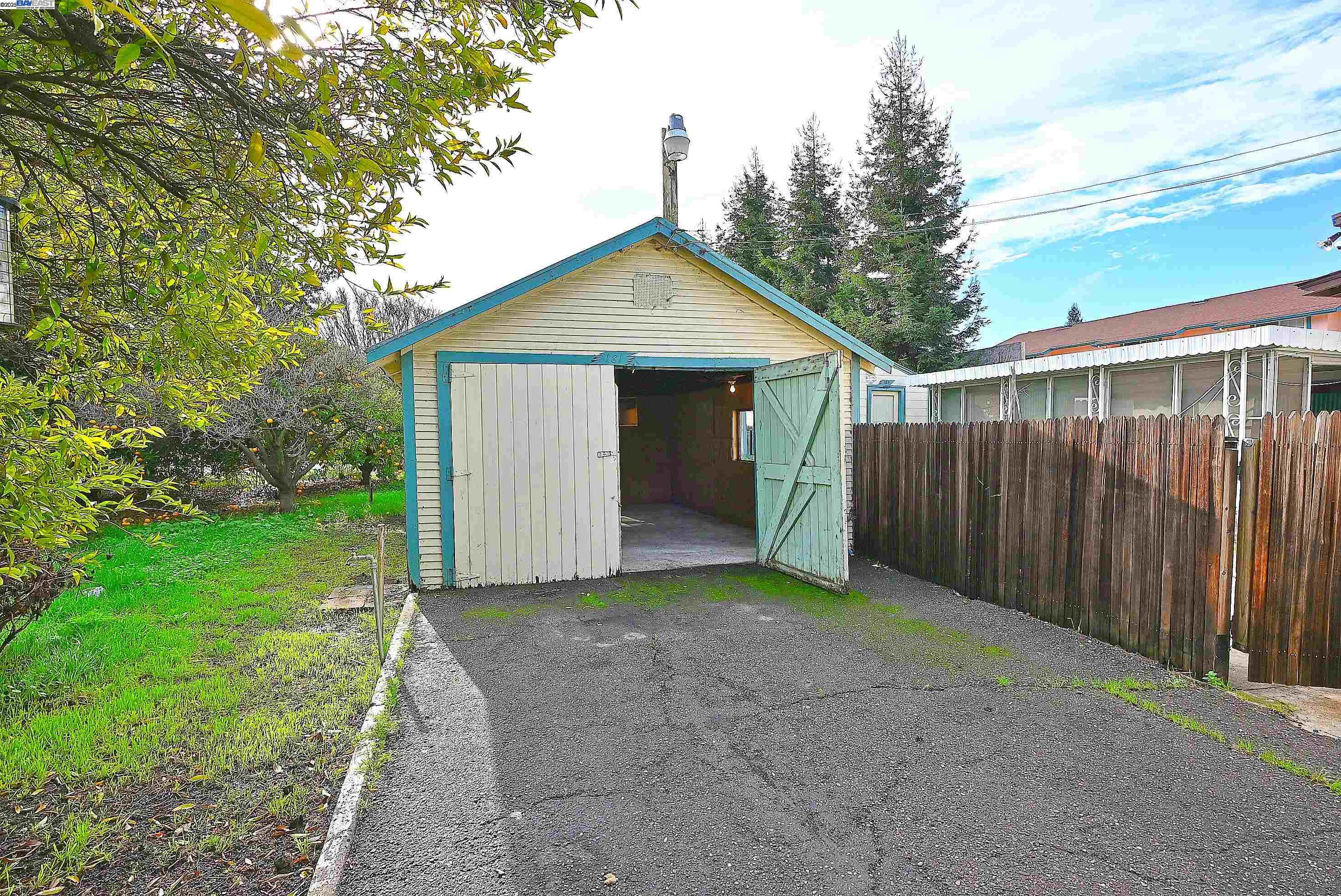 Detail Gallery Image 29 of 51 For 181 E Lewelling Blvd, San Lorenzo,  CA 94580 - 2 Beds | 1 Baths