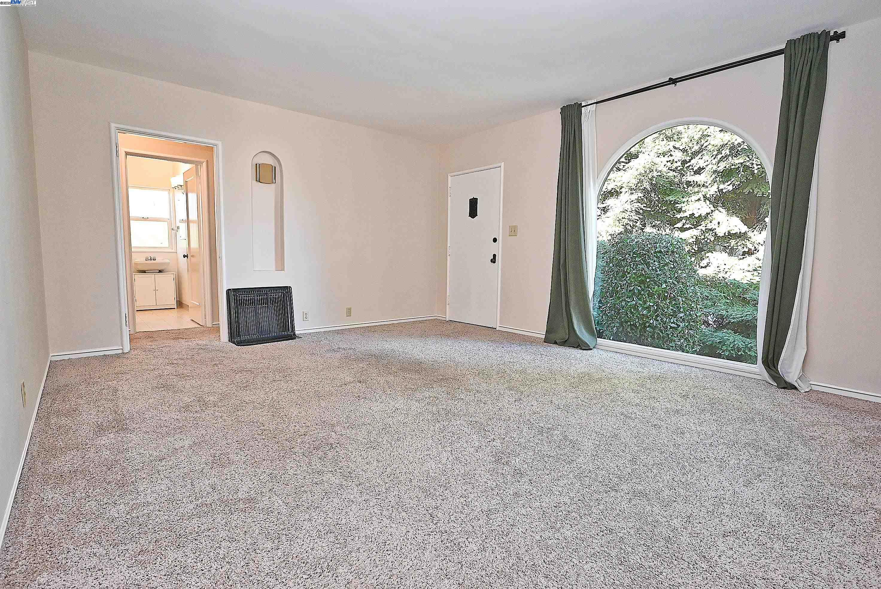 Detail Gallery Image 9 of 51 For 181 E Lewelling Blvd, San Lorenzo,  CA 94580 - 2 Beds | 1 Baths