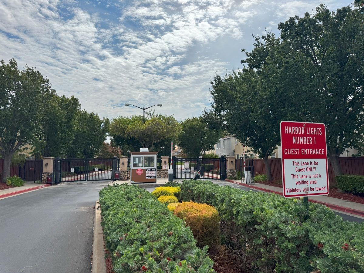 Detail Gallery Image 31 of 31 For 645 Rockspray Cir, Pittsburg,  CA 94565 - 4 Beds | 2/1 Baths