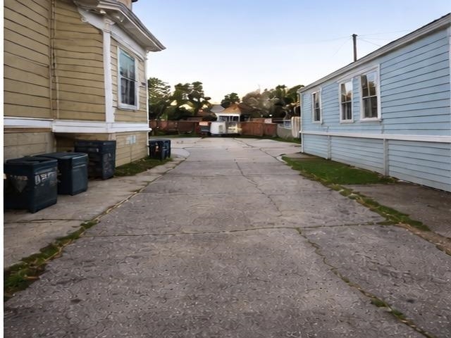 Detail Gallery Image 2 of 10 For 874 Isabella St, Oakland,  CA 94607 - – Beds | – Baths