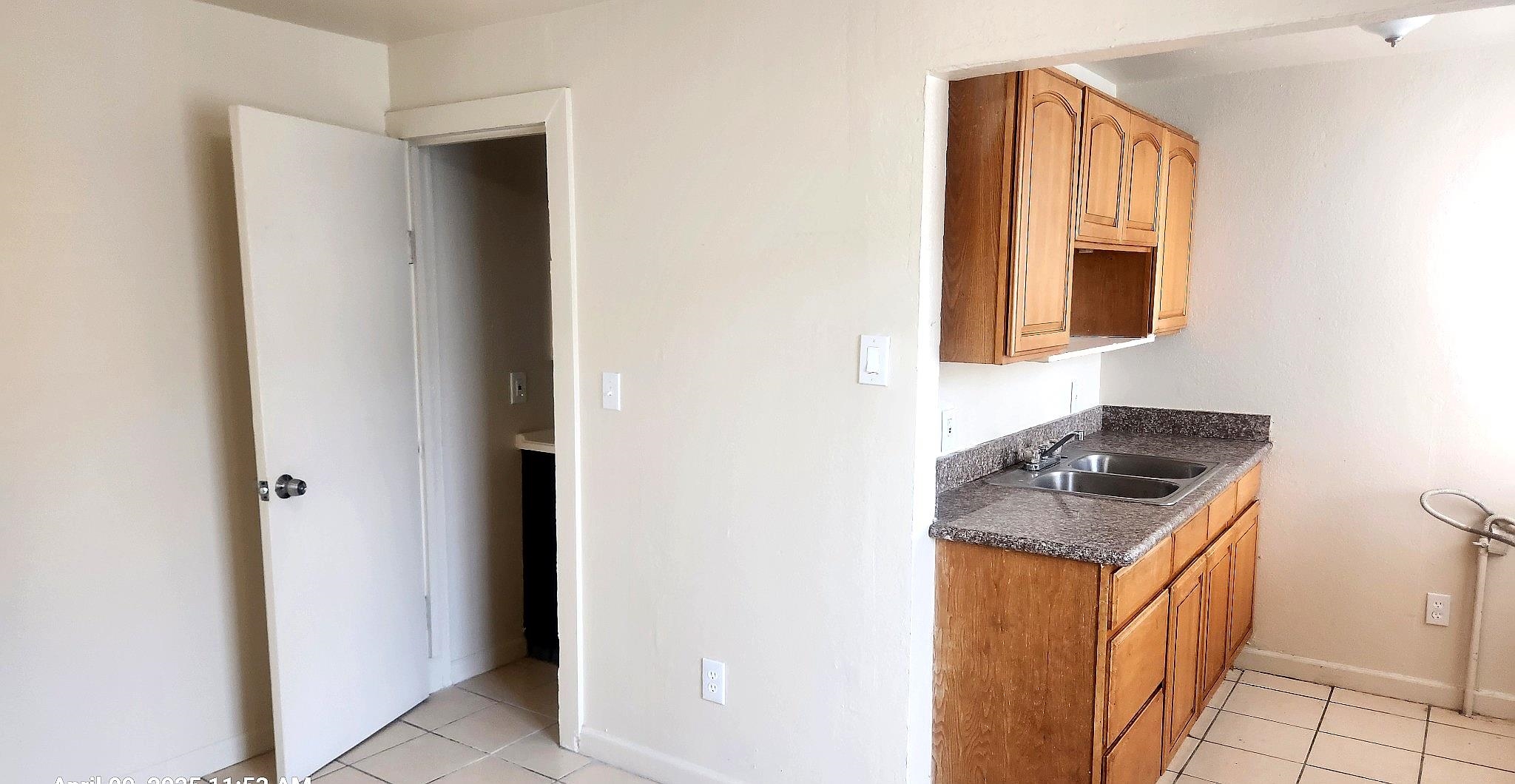 Detail Gallery Image 9 of 10 For 874 Isabella St, Oakland,  CA 94607 - – Beds | – Baths