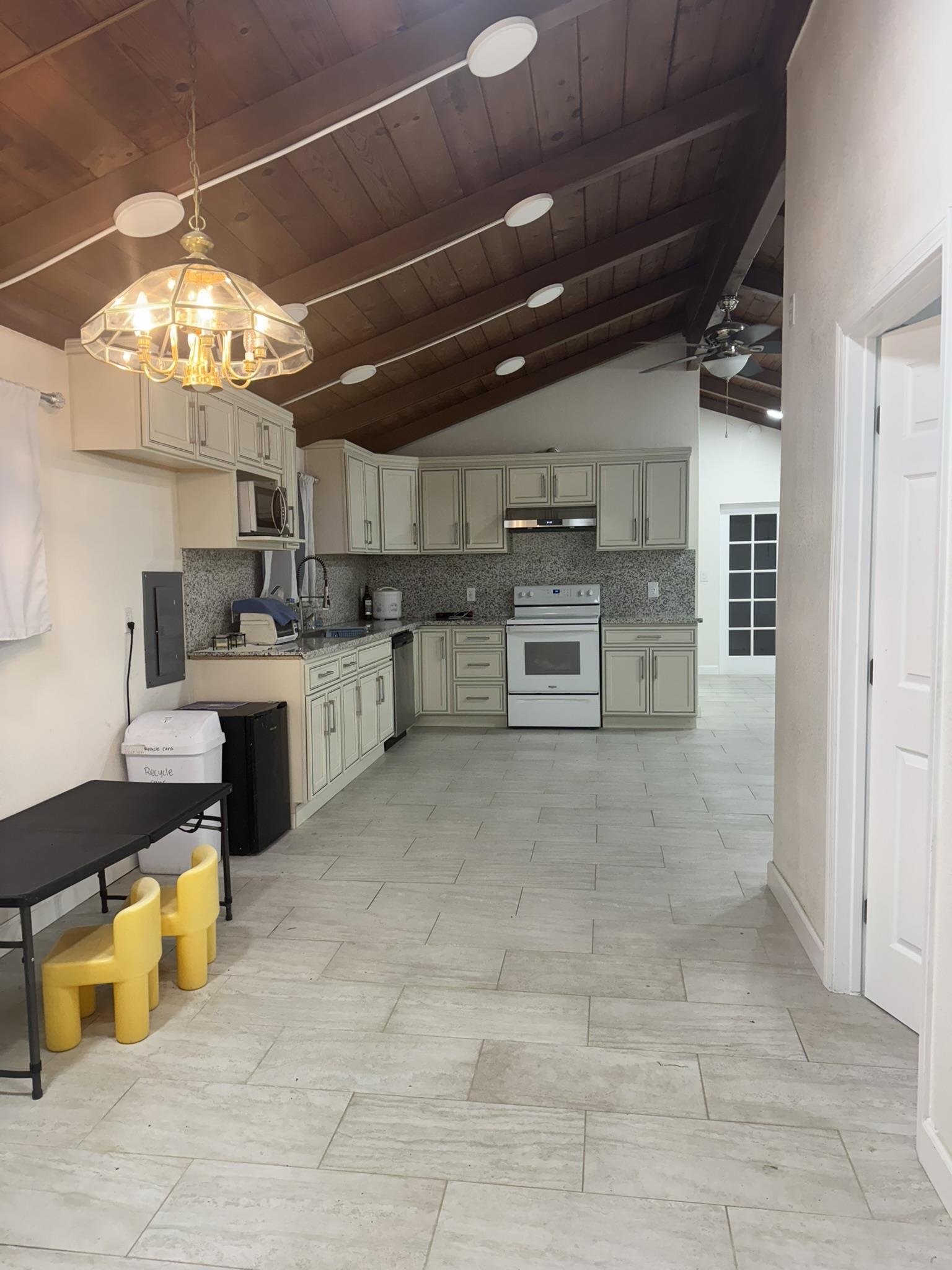 Detail Gallery Image 3 of 31 For 5116 Sandmound Blvd, Oakley,  CA 94561 - 2 Beds | 2 Baths