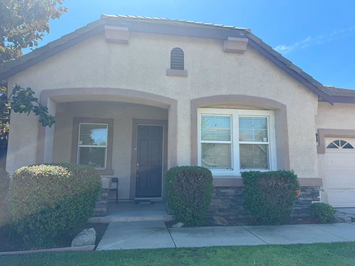 Detail Gallery Image 2 of 22 For 2638 Breaker Way, Stockton,  CA 95209 - 4 Beds | 2 Baths