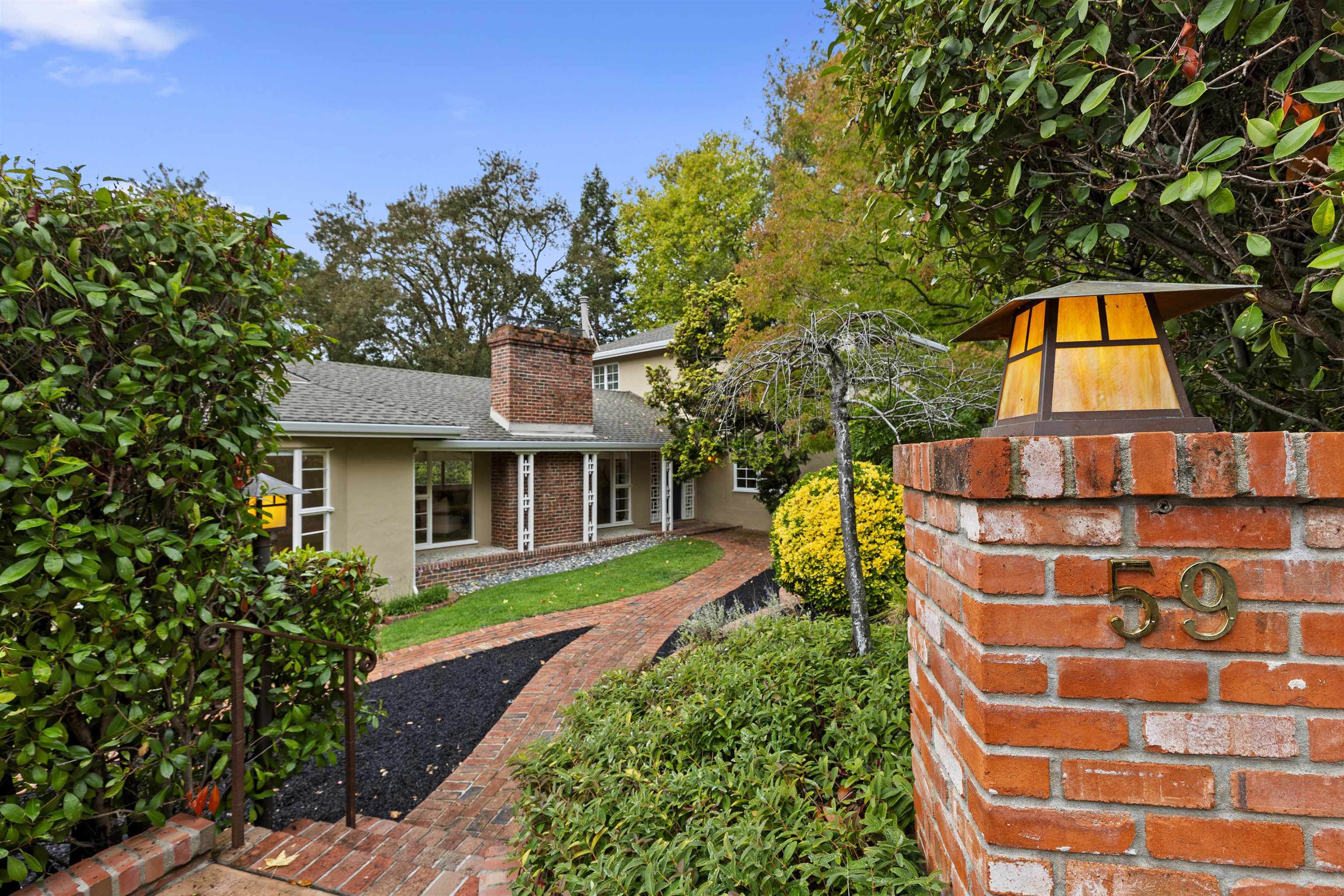 Detail Gallery Image 16 of 59 For 59 Hacienda Cir, Orinda,  CA 94563 - 4 Beds | 4/1 Baths