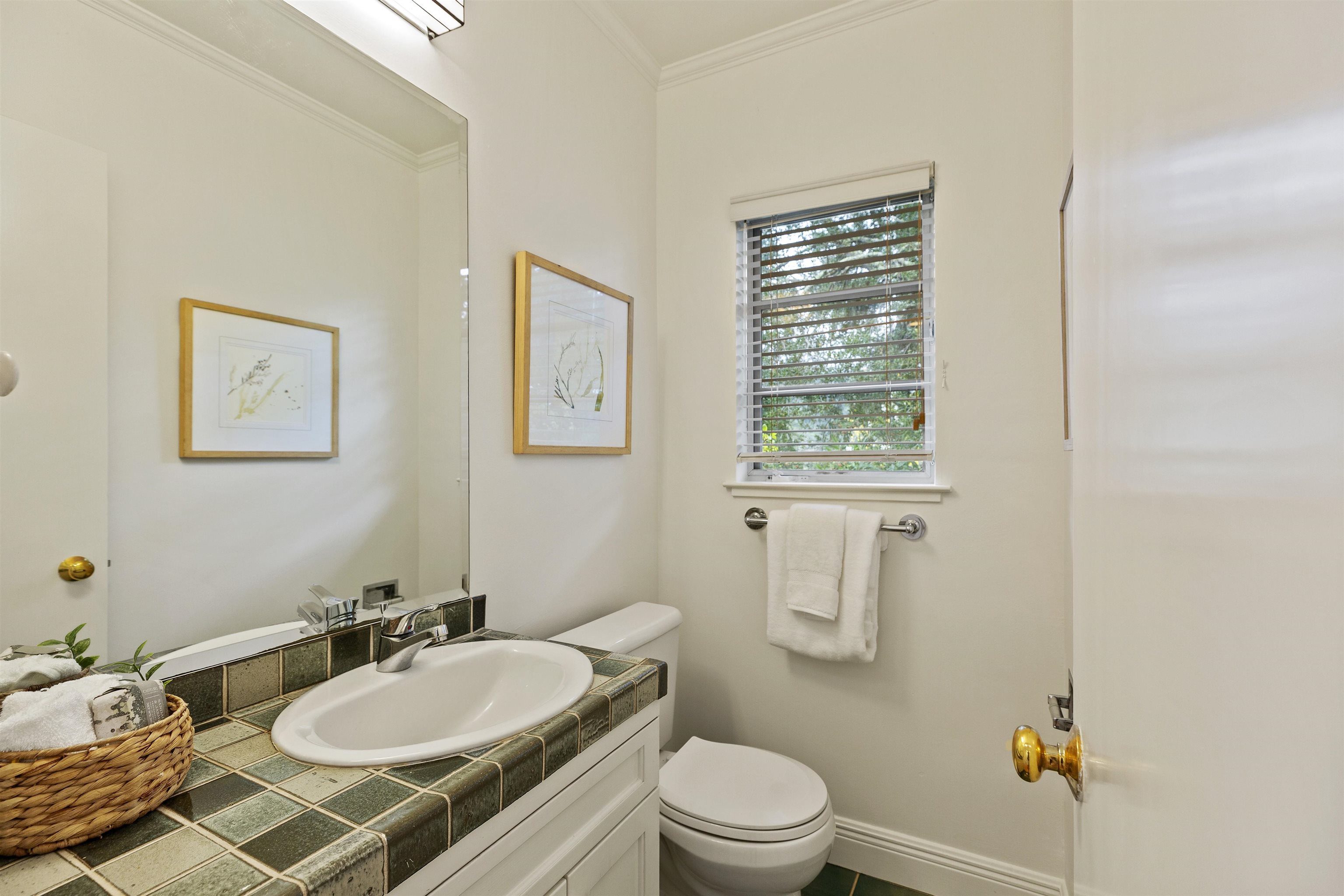 Detail Gallery Image 37 of 59 For 59 Hacienda Cir, Orinda,  CA 94563 - 4 Beds | 4/1 Baths