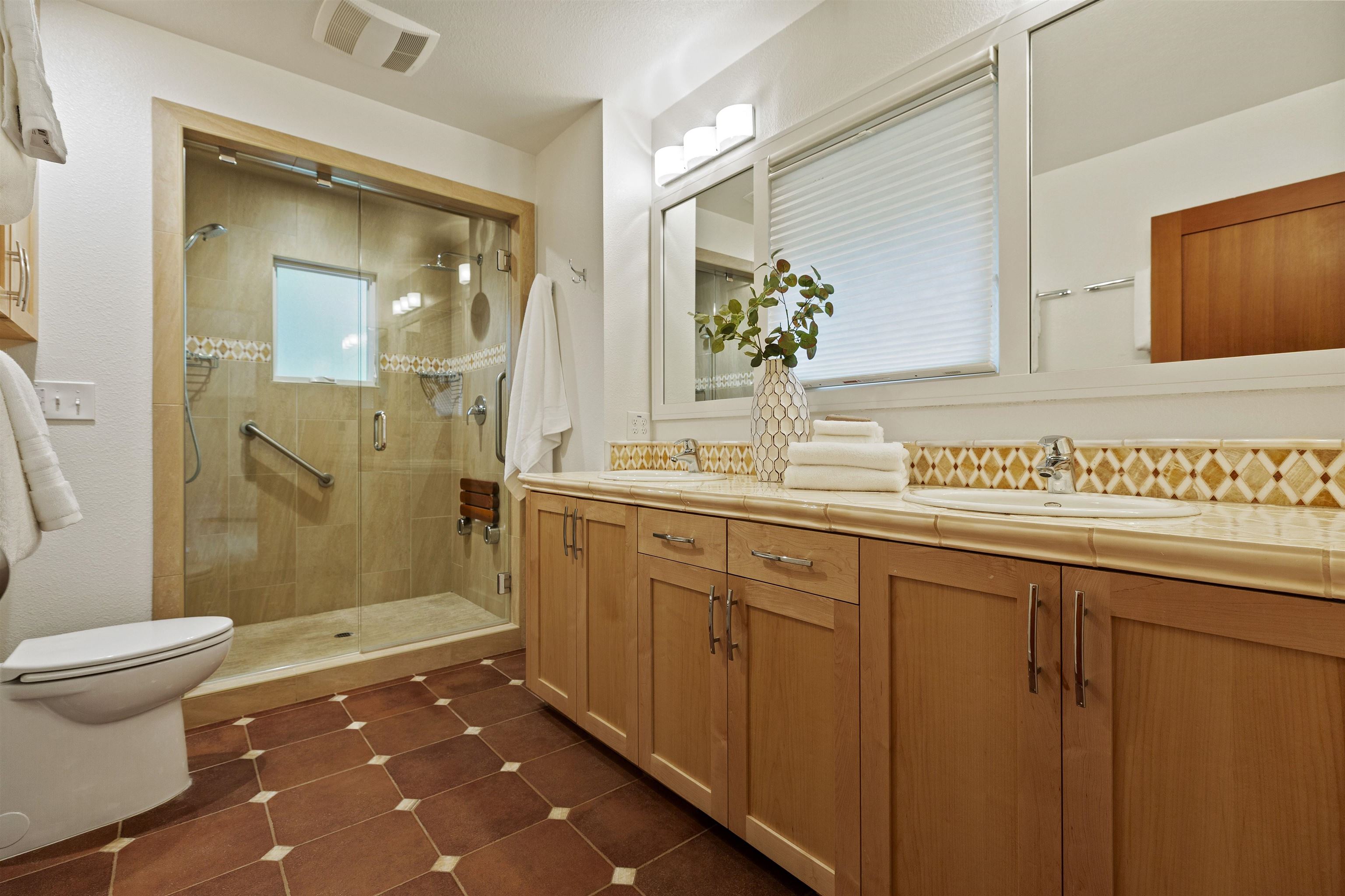 Detail Gallery Image 43 of 59 For 59 Hacienda Cir, Orinda,  CA 94563 - 4 Beds | 4/1 Baths