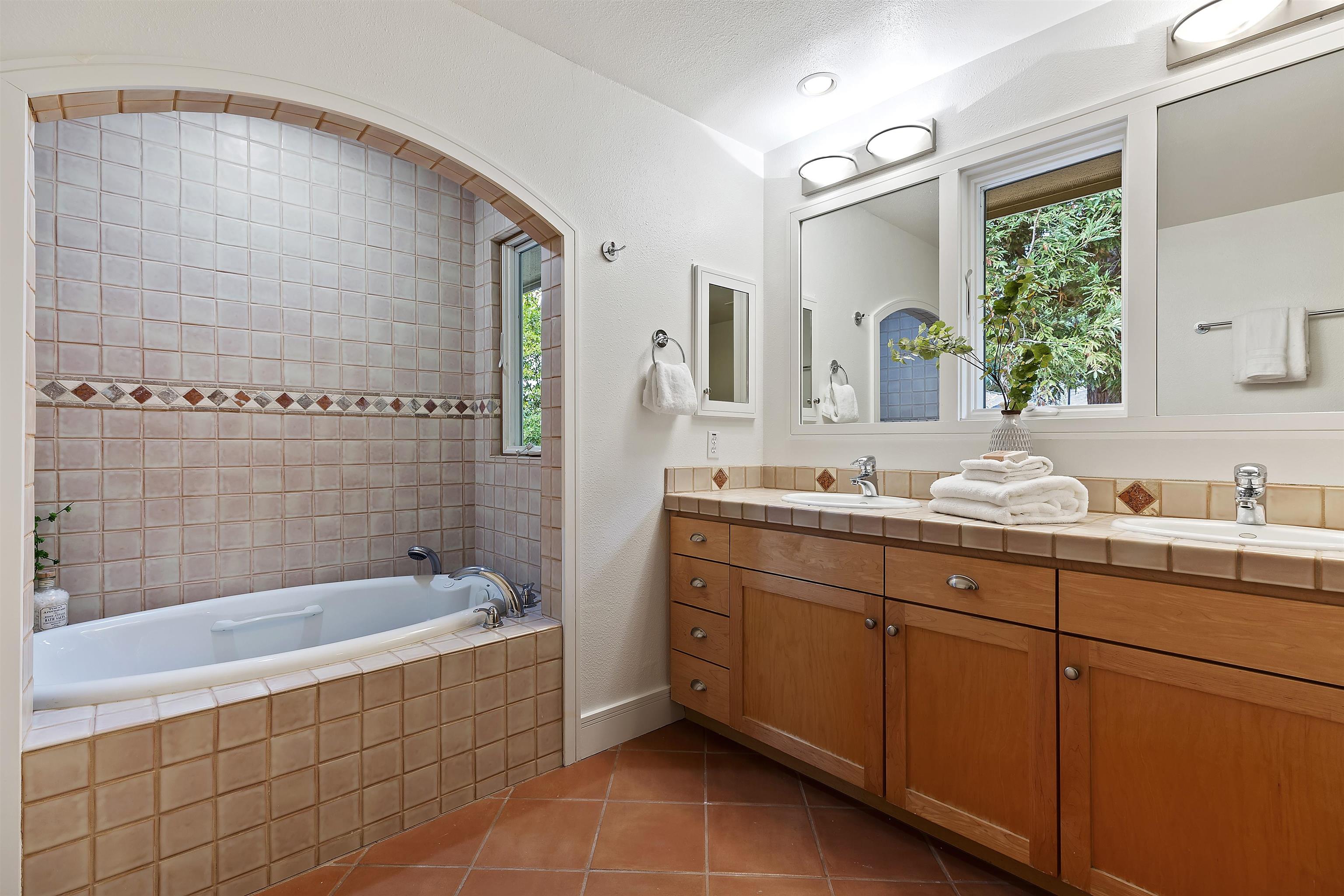 Detail Gallery Image 53 of 59 For 59 Hacienda Cir, Orinda,  CA 94563 - 4 Beds | 4/1 Baths