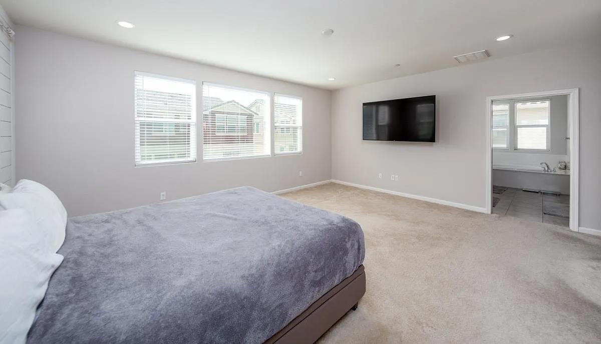 Detail Gallery Image 12 of 25 For 252 Lasata Dr, Tracy,  CA 95377-8441 - 4 Beds | 2/1 Baths