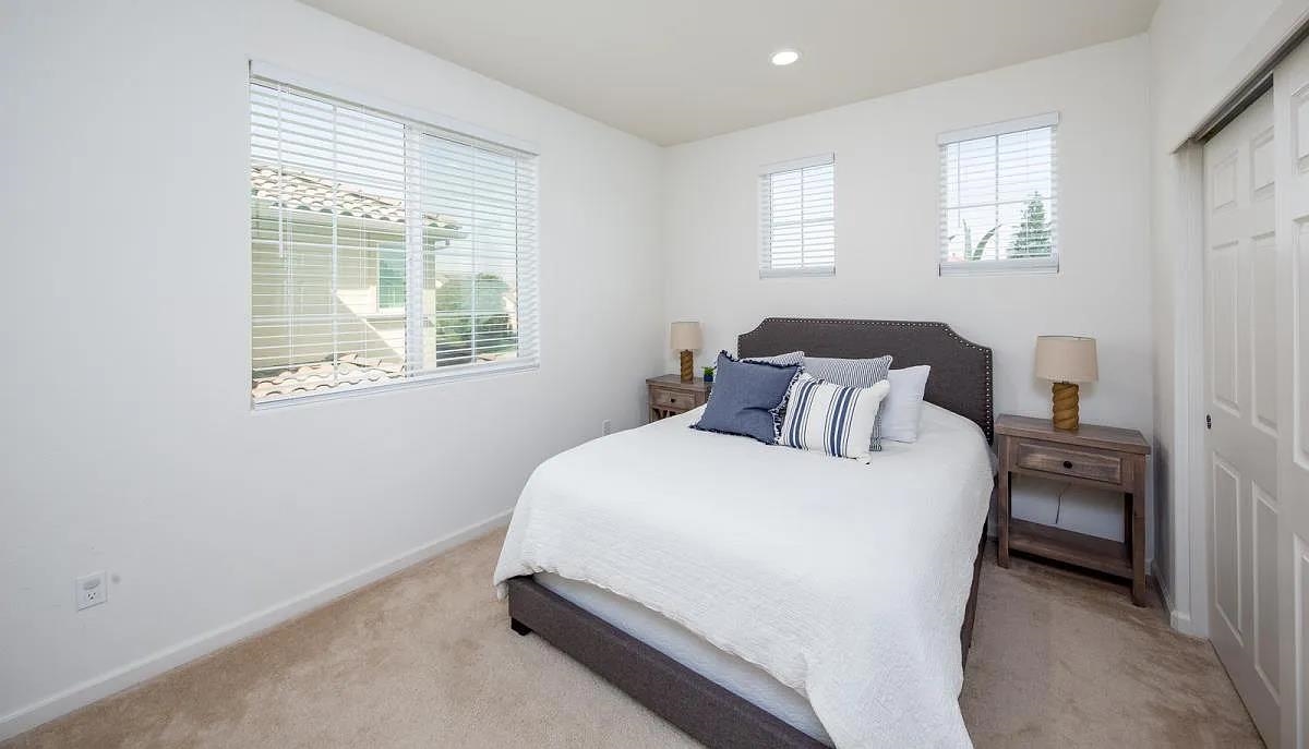 Detail Gallery Image 14 of 25 For 252 Lasata Dr, Tracy,  CA 95377-8441 - 4 Beds | 2/1 Baths