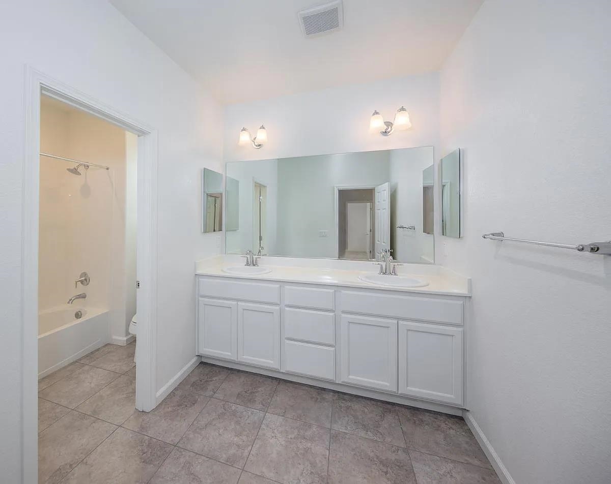 Detail Gallery Image 15 of 25 For 252 Lasata Dr, Tracy,  CA 95377-8441 - 4 Beds | 2/1 Baths