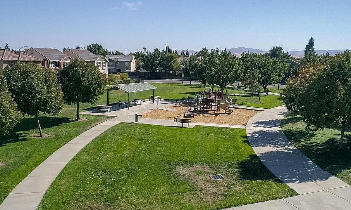 Detail Gallery Image 25 of 25 For 252 Lasata Dr, Tracy,  CA 95377-8441 - 4 Beds | 2/1 Baths