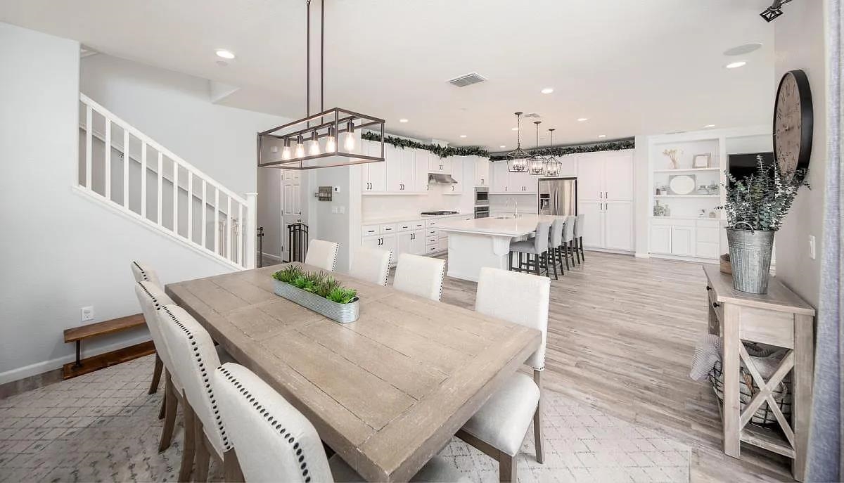 Detail Gallery Image 8 of 25 For 252 Lasata Dr, Tracy,  CA 95377-8441 - 4 Beds | 2/1 Baths