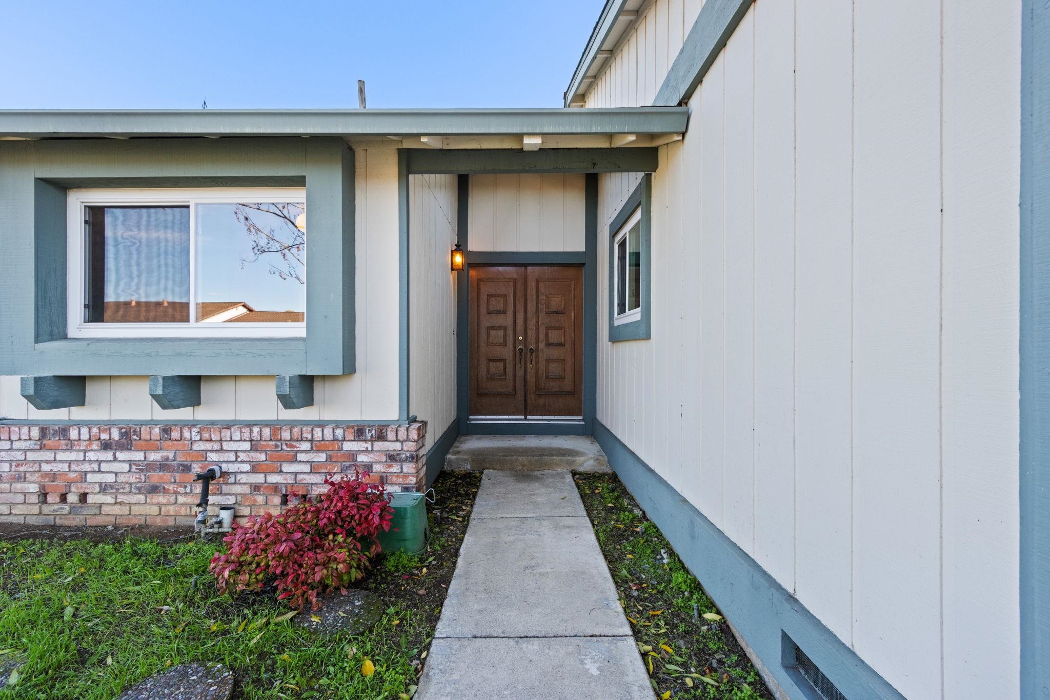 Detail Gallery Image 3 of 32 For 4462 Machado Dr, Concord,  CA 94521 - 2 Beds | 2 Baths