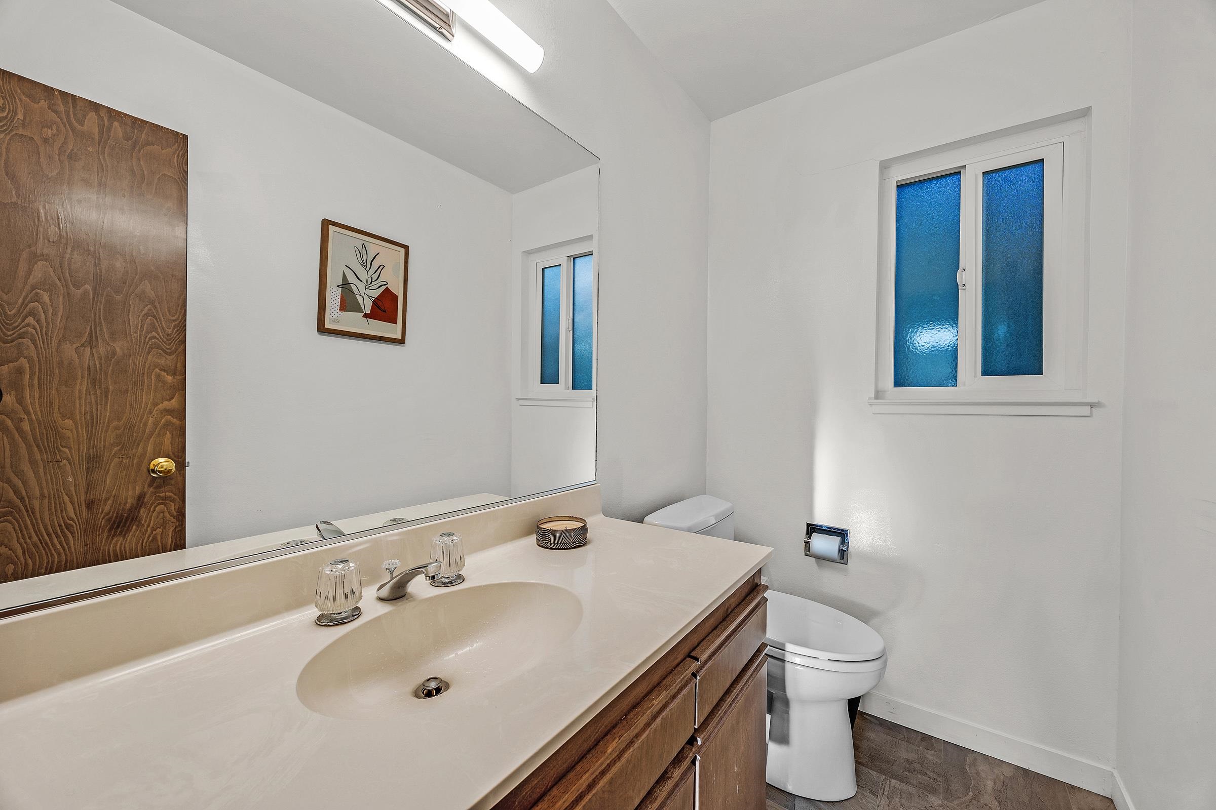 Detail Gallery Image 14 of 51 For 5982 Ascot Dr, Oakland,  CA 94611 - 2 Beds | 1/1 Baths