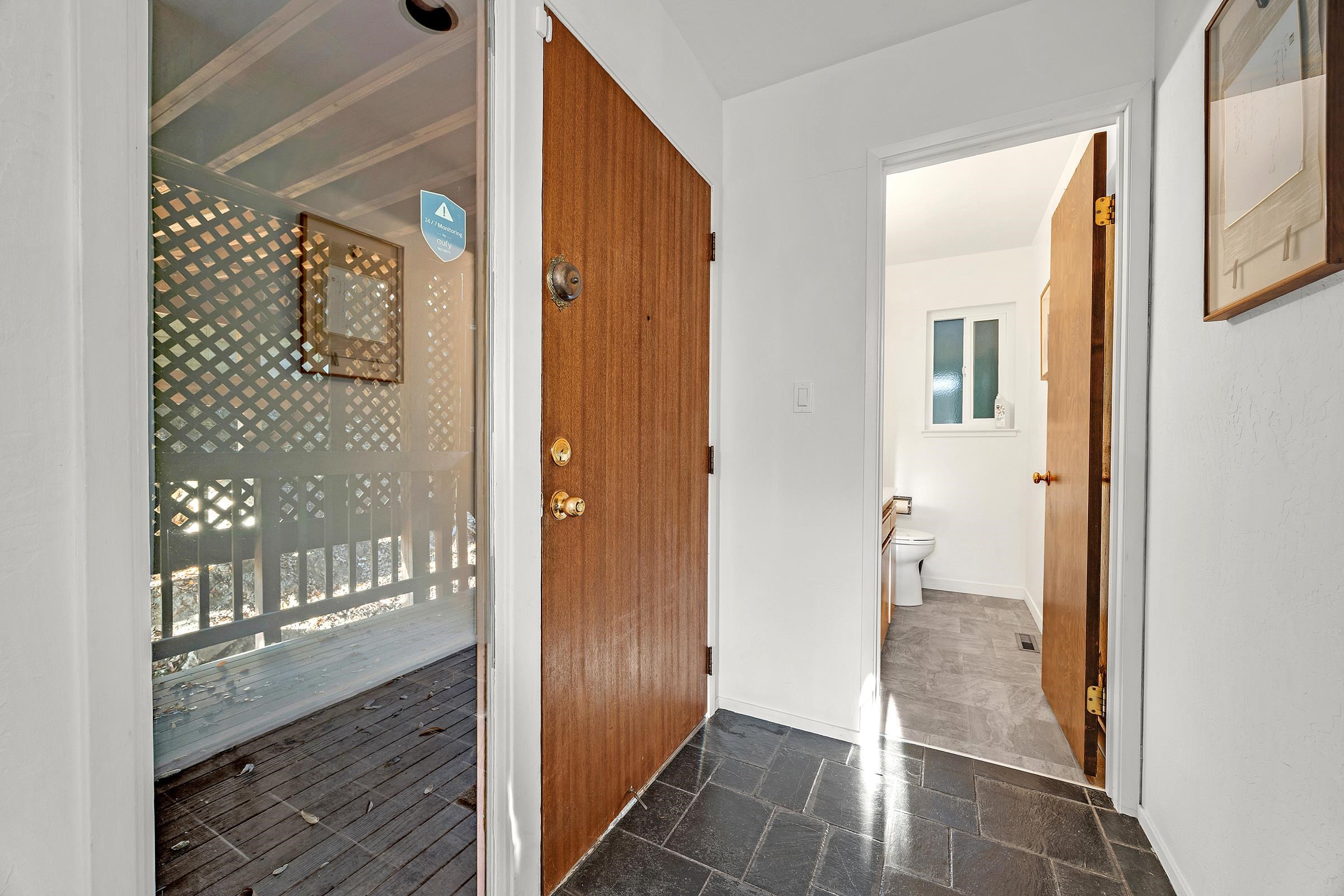 Detail Gallery Image 15 of 51 For 5982 Ascot Dr, Oakland,  CA 94611 - 2 Beds | 1/1 Baths