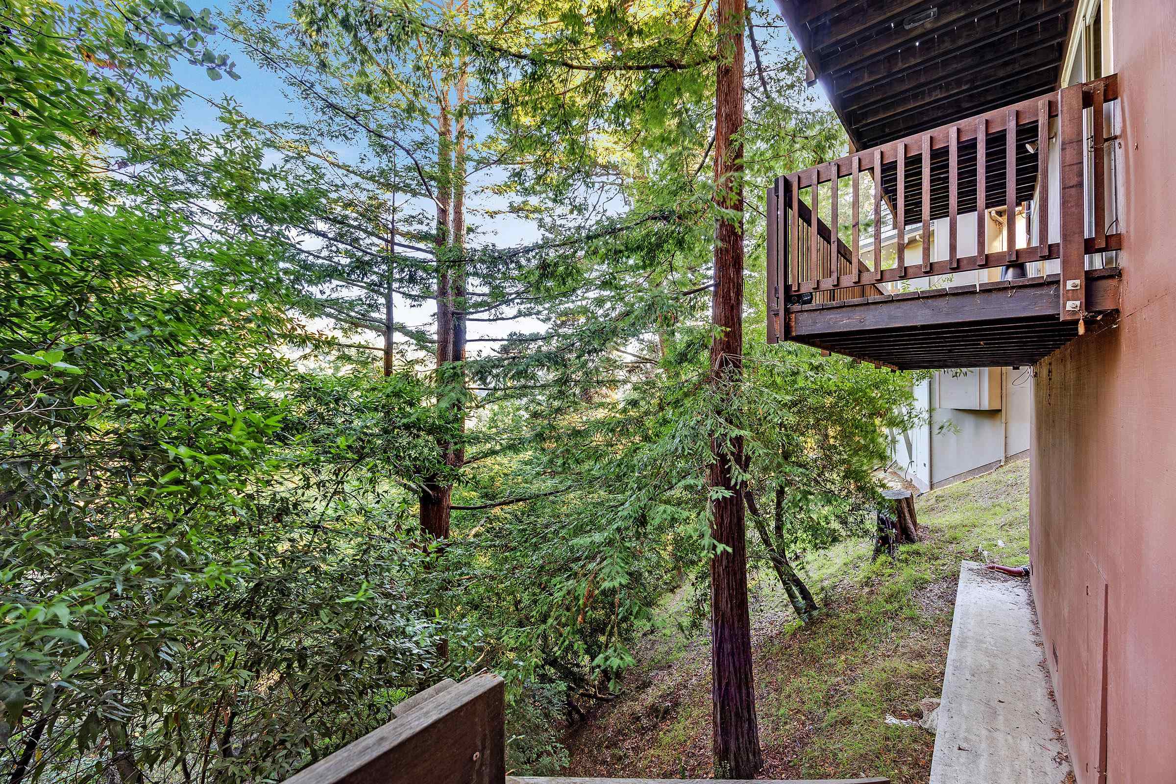 Detail Gallery Image 18 of 51 For 5982 Ascot Dr, Oakland,  CA 94611 - 2 Beds | 1/1 Baths