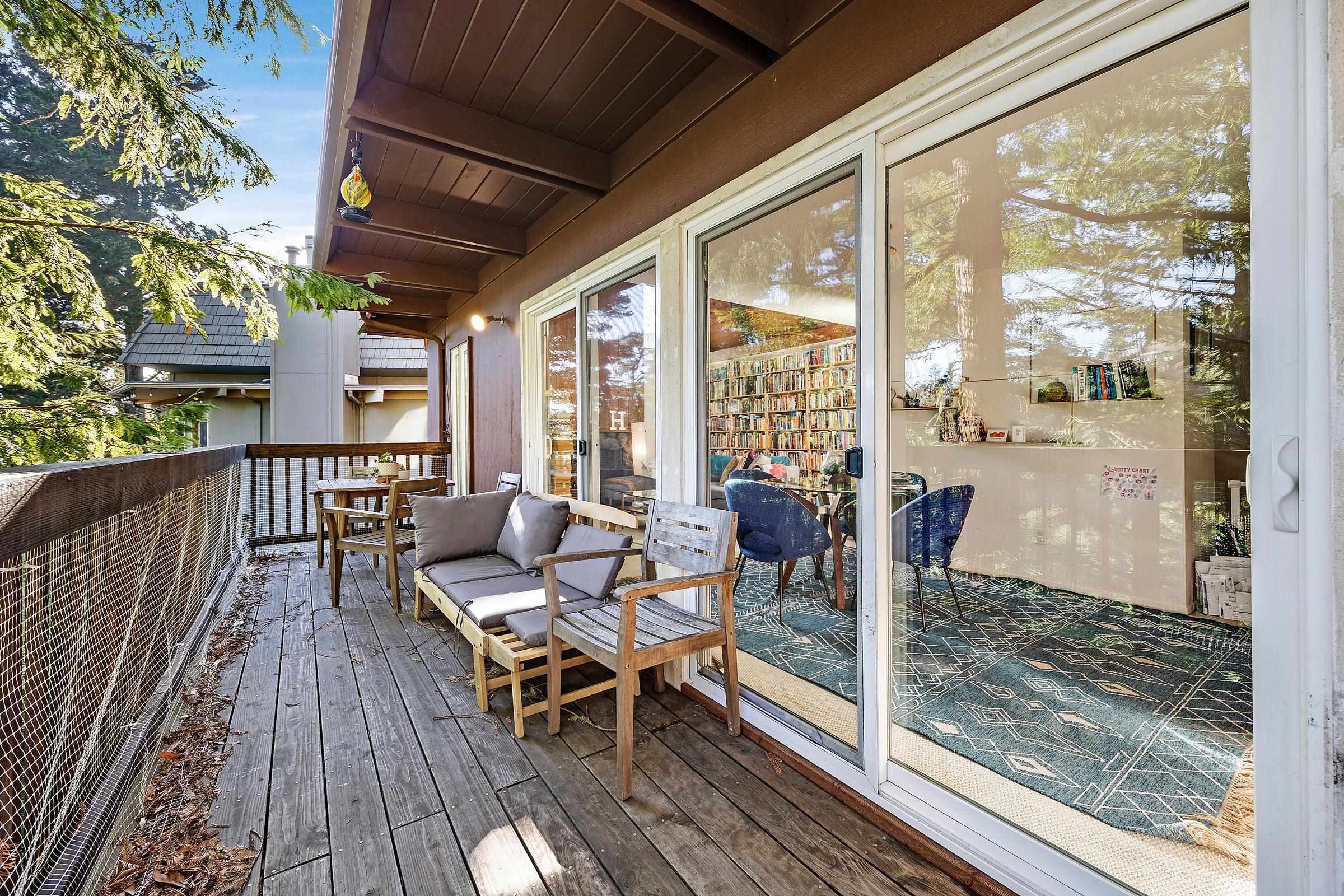 Detail Gallery Image 8 of 51 For 5982 Ascot Dr, Oakland,  CA 94611 - 2 Beds | 1/1 Baths