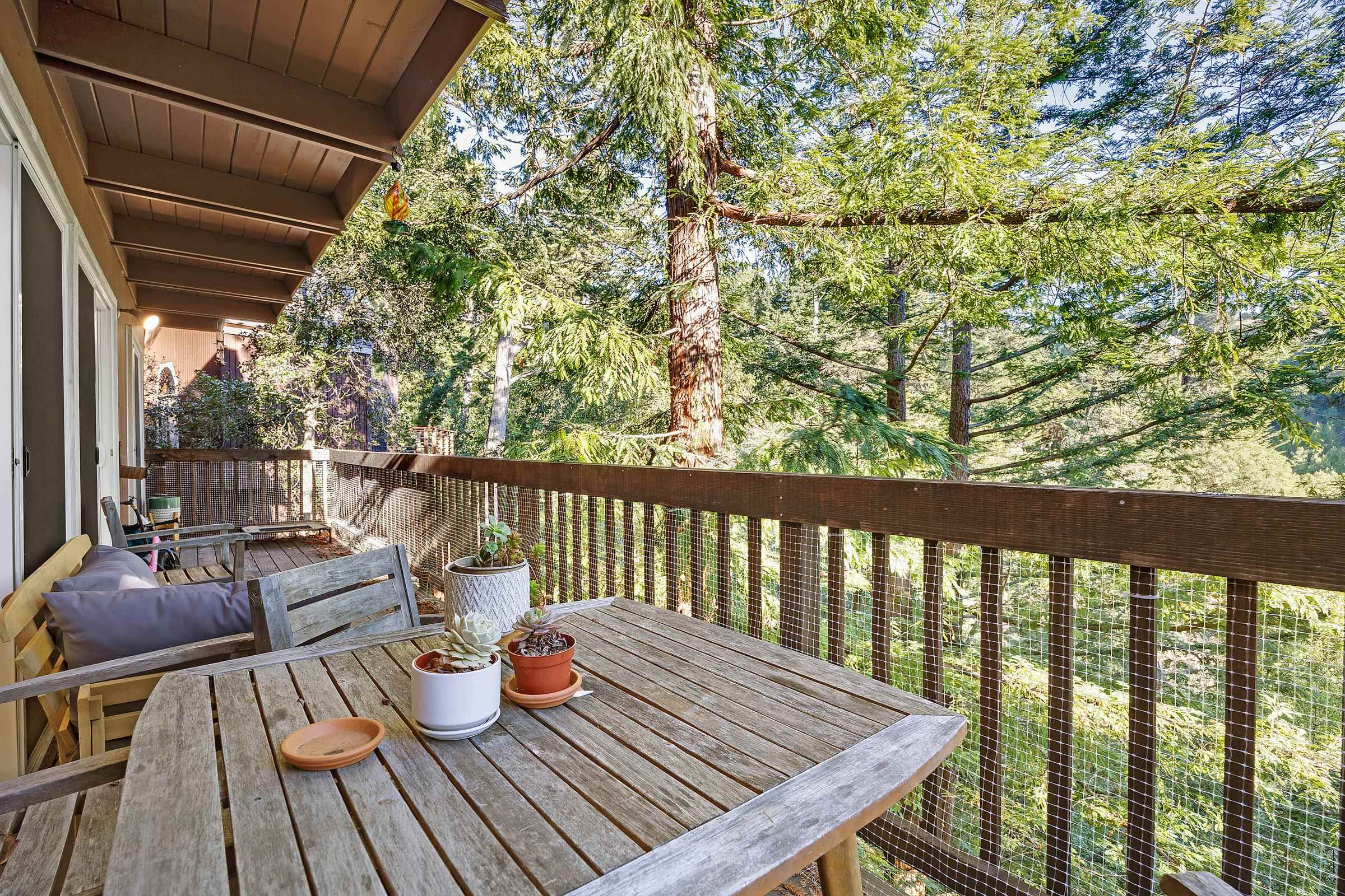 Detail Gallery Image 9 of 51 For 5982 Ascot Dr, Oakland,  CA 94611 - 2 Beds | 1/1 Baths