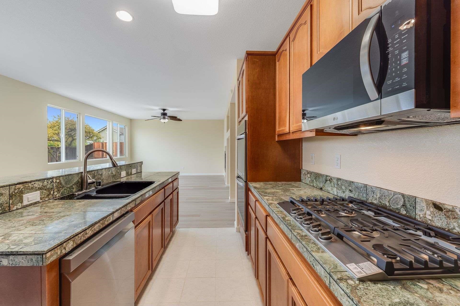 Detail Gallery Image 10 of 36 For 3773 Pintail Dr, Antioch,  CA 94509 - 5 Beds | 3 Baths