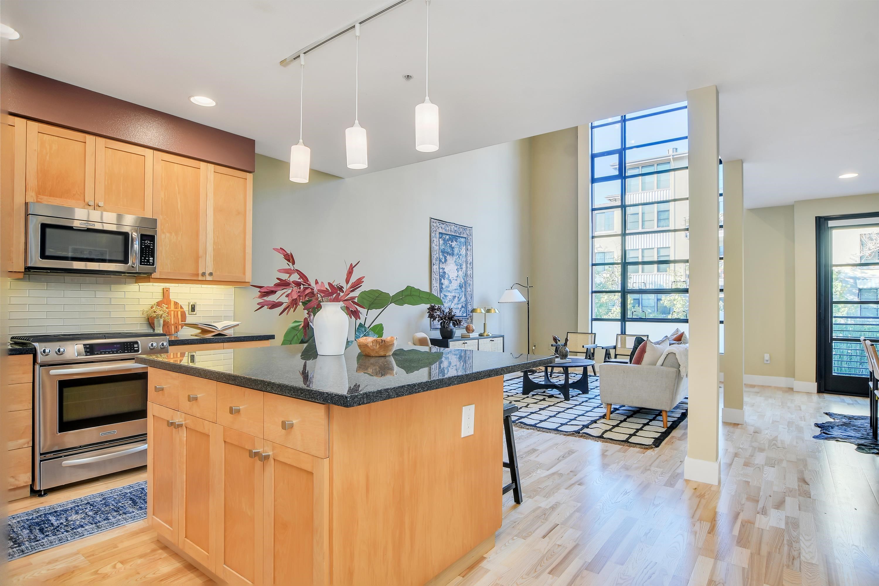 Detail Gallery Image 2 of 25 For 350 E Mission St #108,  San Jose,  CA 95112 - 1 Beds | 1/1 Baths