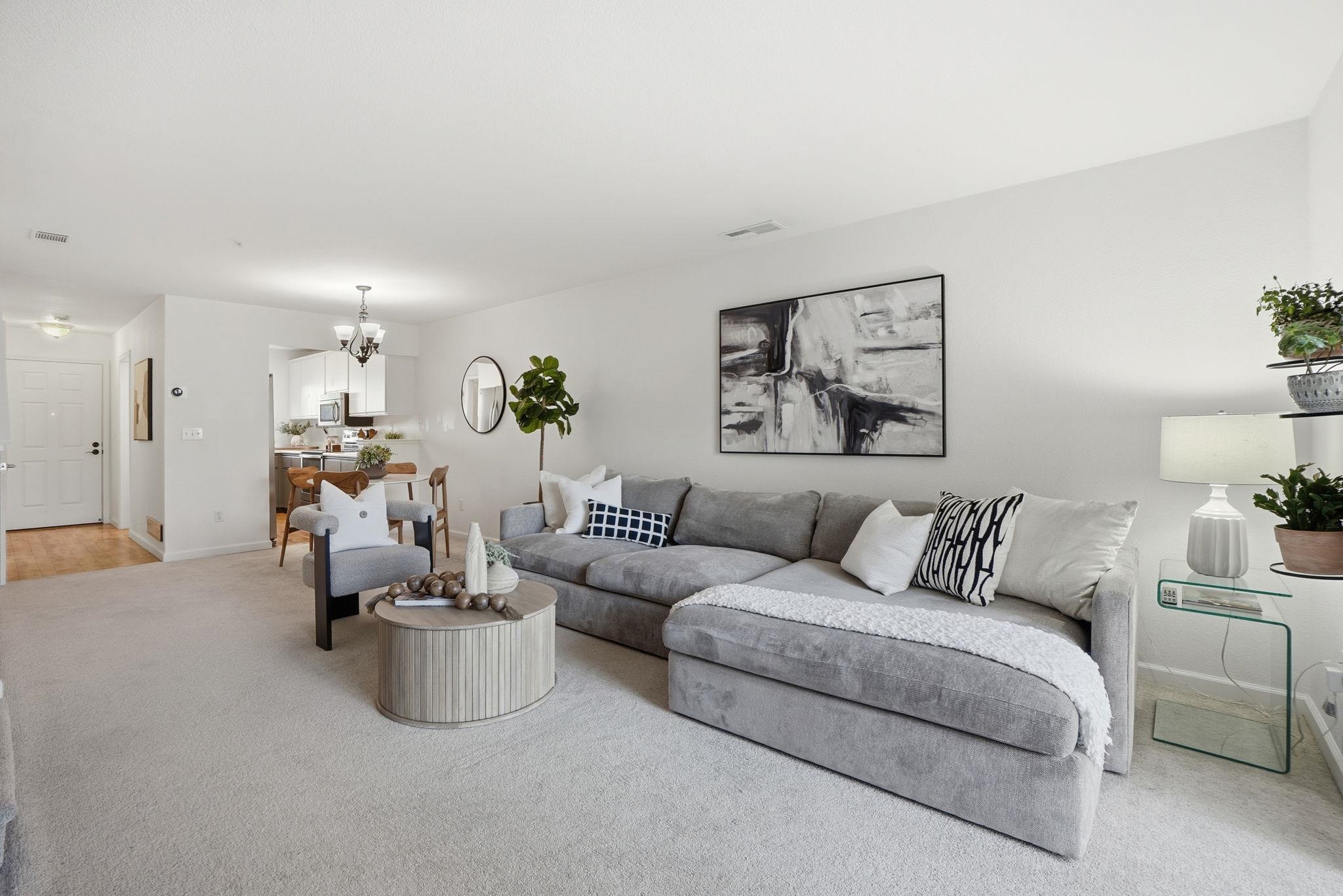 Photo #4: 41119990 Listing: Photo #4