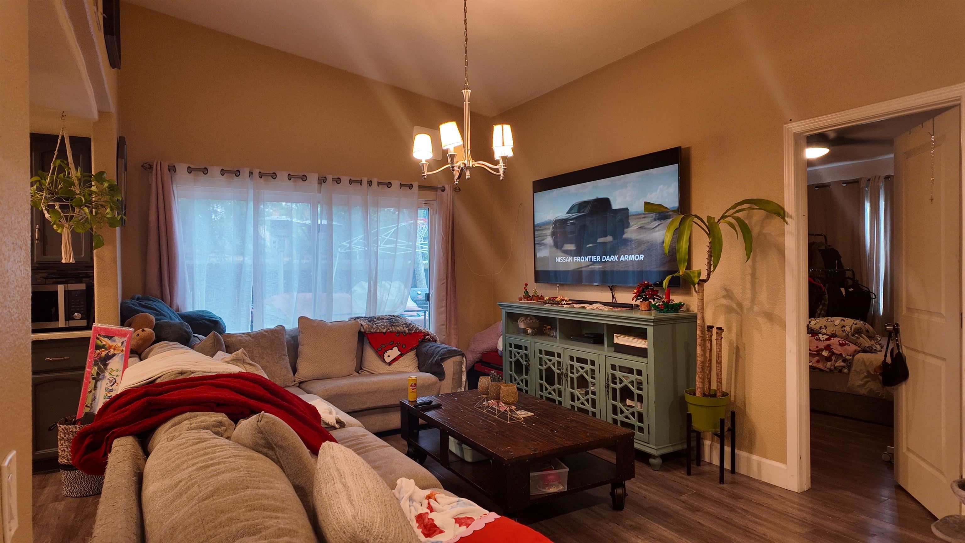 Detail Gallery Image 11 of 16 For 1585 Pebblewood Dr, Sacramento,  CA 95833 - 3 Beds | 2 Baths