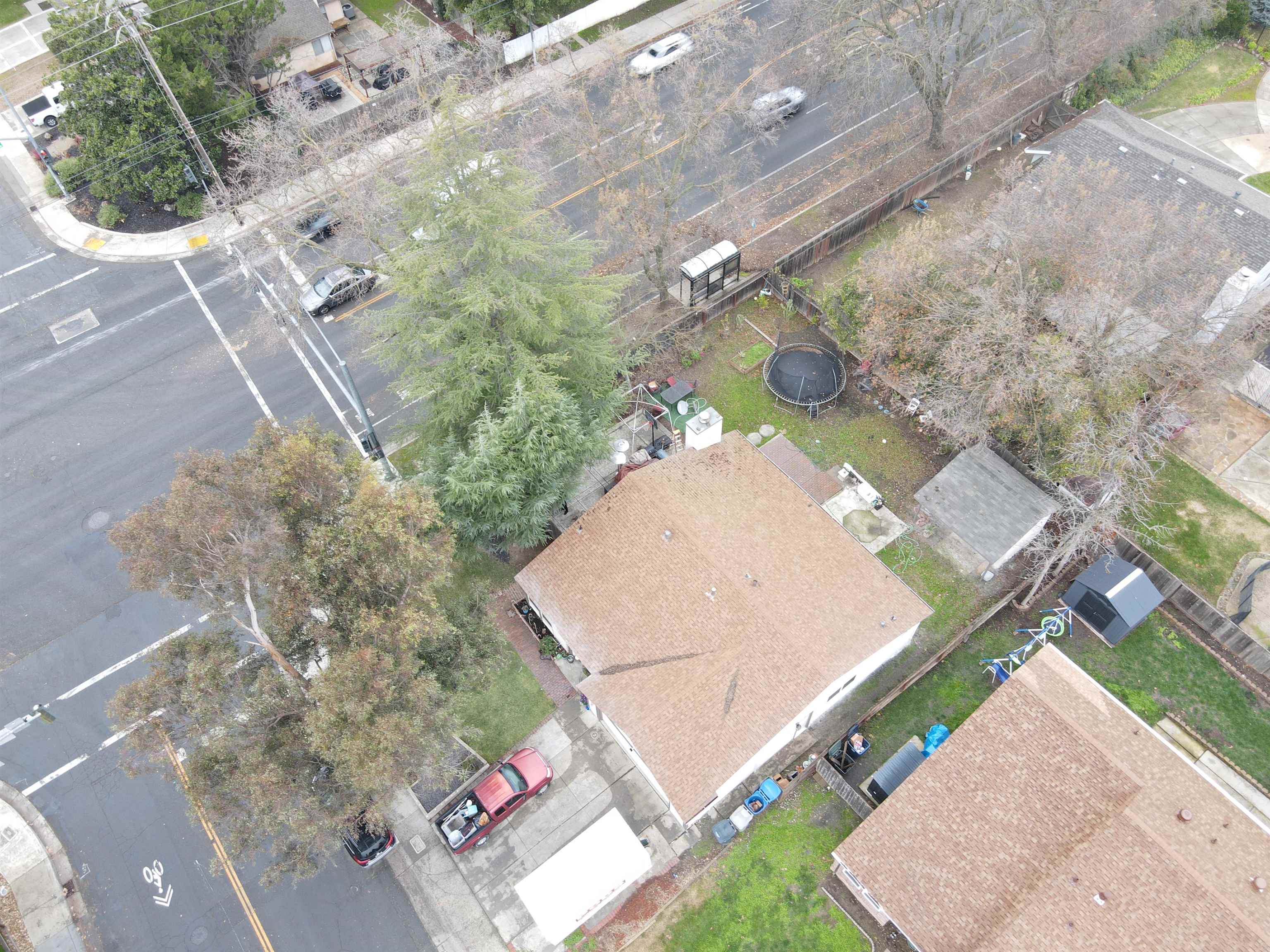 Detail Gallery Image 4 of 16 For 1585 Pebblewood Dr, Sacramento,  CA 95833 - 3 Beds | 2 Baths