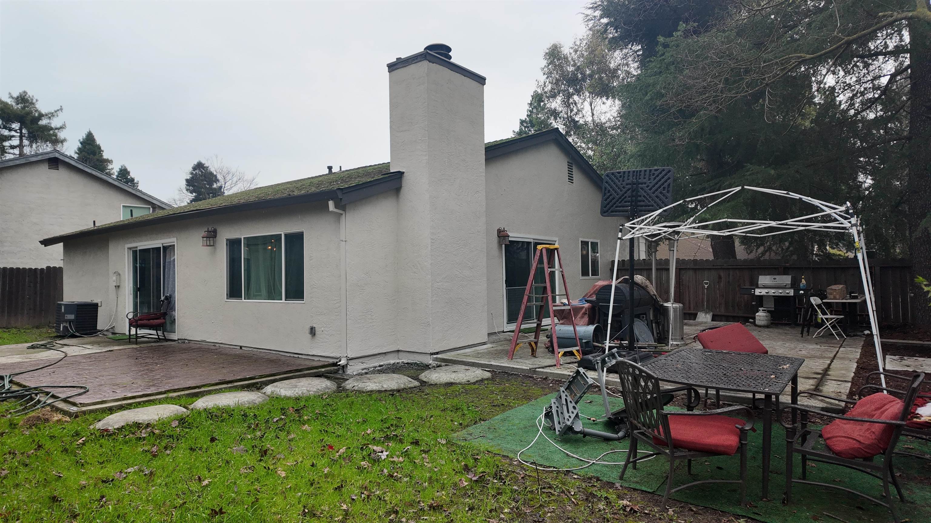 Detail Gallery Image 5 of 16 For 1585 Pebblewood Dr, Sacramento,  CA 95833 - 3 Beds | 2 Baths