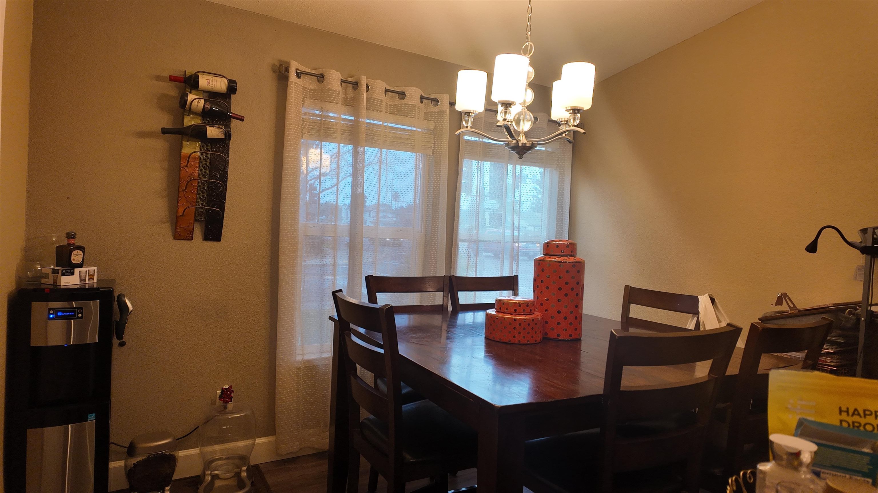 Detail Gallery Image 8 of 16 For 1585 Pebblewood Dr, Sacramento,  CA 95833 - 3 Beds | 2 Baths