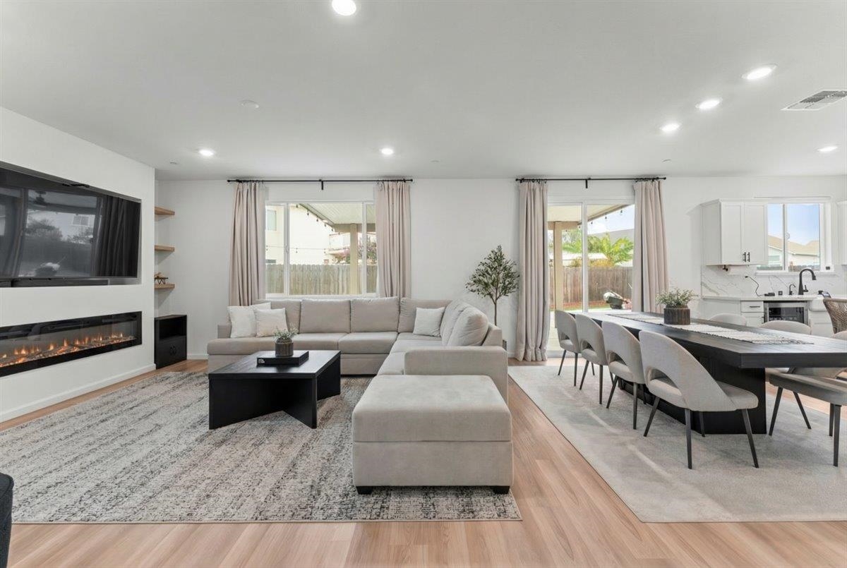 Detail Gallery Image 5 of 51 For 3651 Mcguire Dr, Stockton,  CA 95205 - 4 Beds | 3 Baths