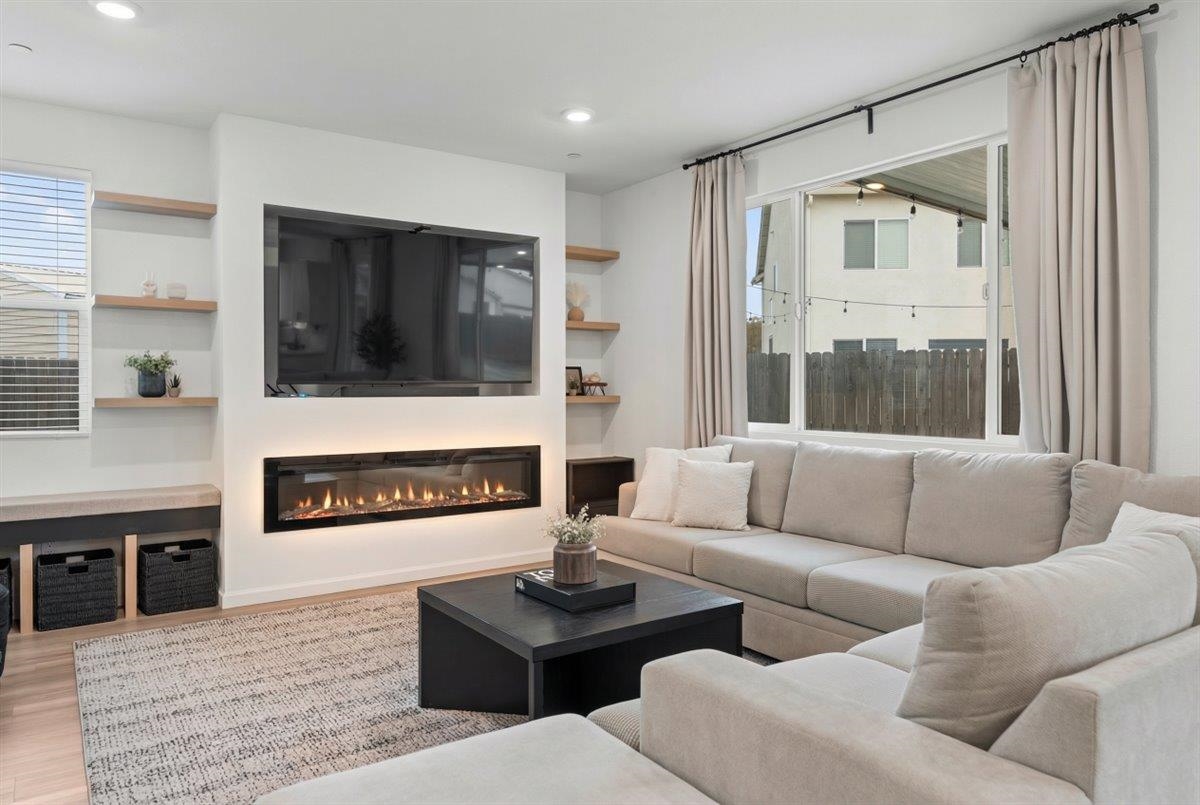 Detail Gallery Image 6 of 51 For 3651 Mcguire Dr, Stockton,  CA 95205 - 4 Beds | 3 Baths