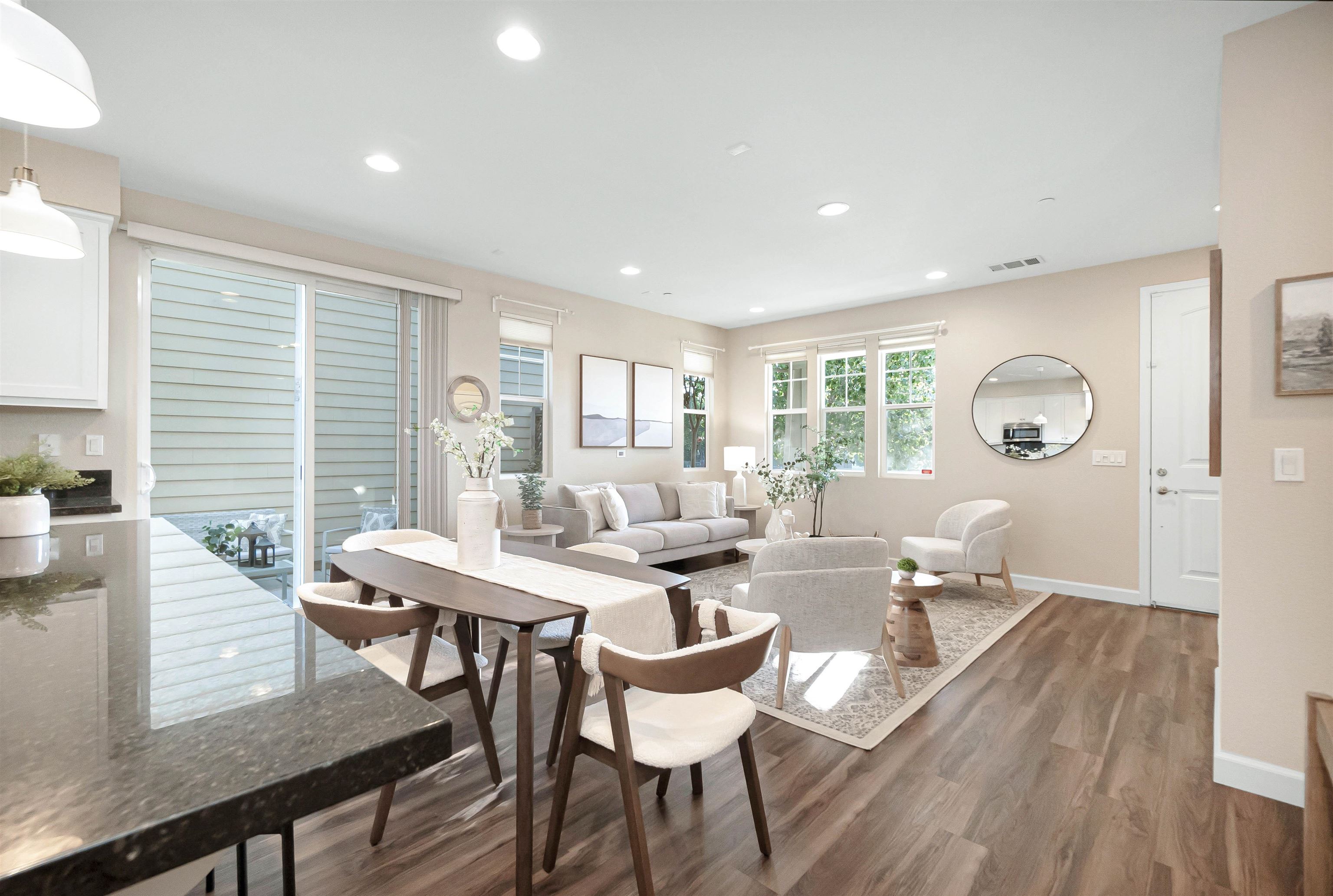 Detail Gallery Image 9 of 44 For 328 C St, Hayward,  CA 94541 - 4 Beds | 2/1 Baths