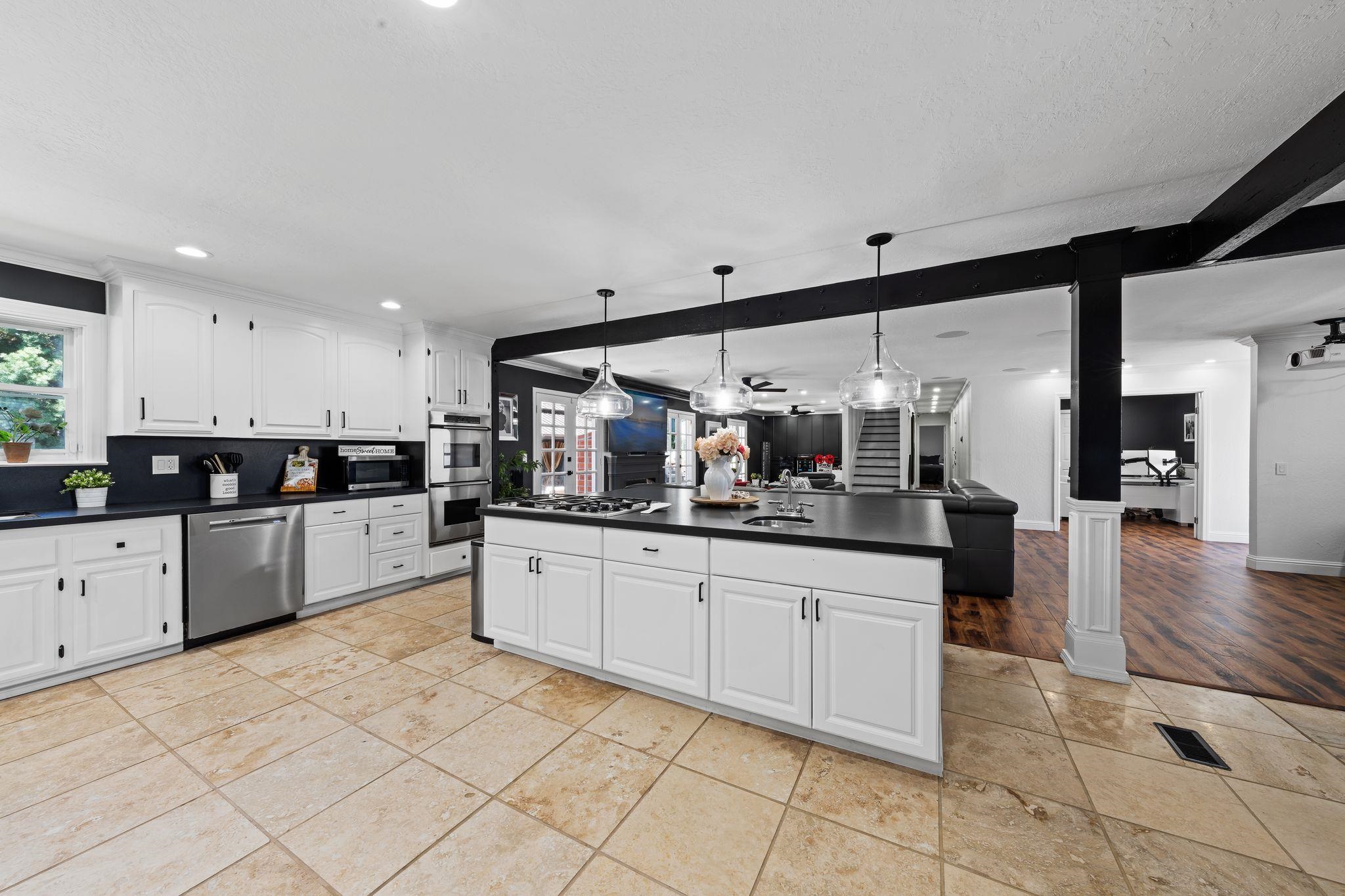 Detail Gallery Image 18 of 59 For 51 Cunha Ct, Oakley,  CA 94561 - 5 Beds | 3 Baths