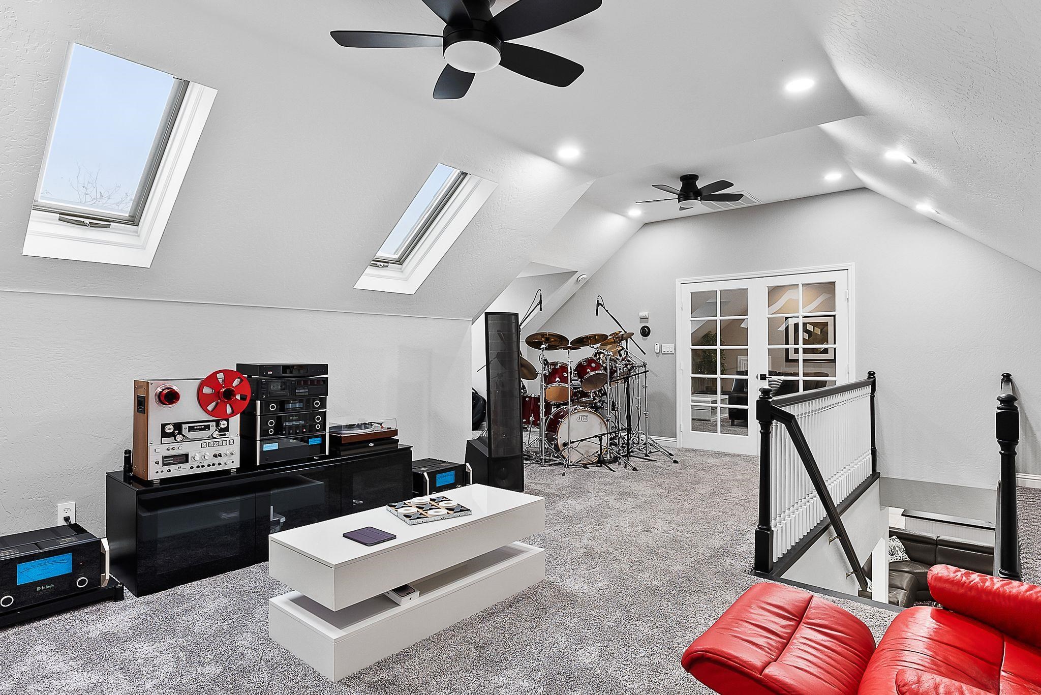 Detail Gallery Image 25 of 59 For 51 Cunha Ct, Oakley,  CA 94561 - 5 Beds | 3 Baths