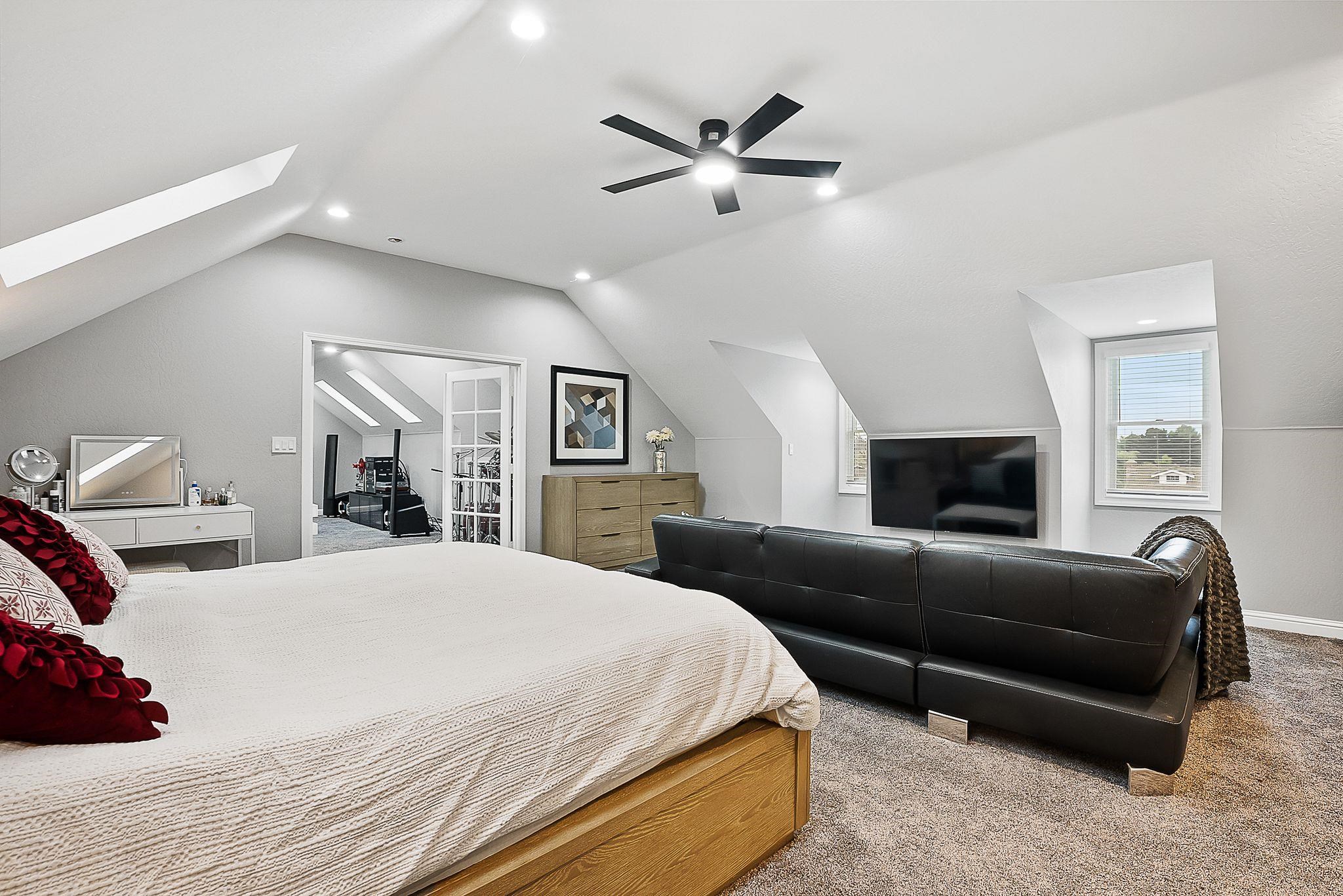 Detail Gallery Image 40 of 59 For 51 Cunha Ct, Oakley,  CA 94561 - 5 Beds | 3 Baths