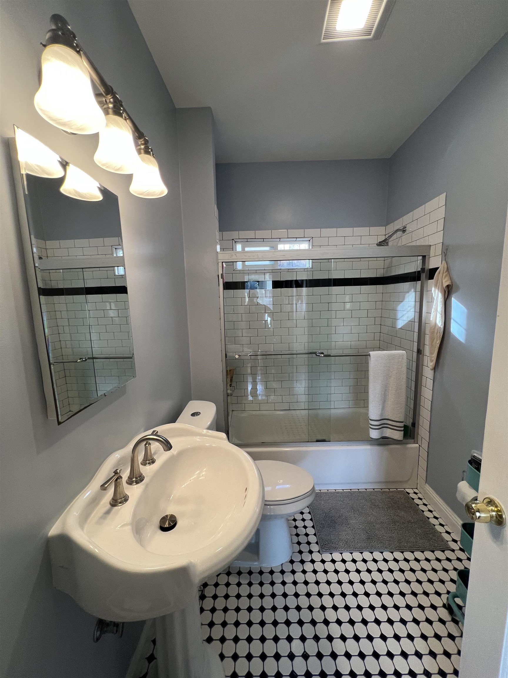 Detail Gallery Image 10 of 14 For 1528 Milvia St, Berkeley,  CA 94709 - 2 Beds | 1 Baths