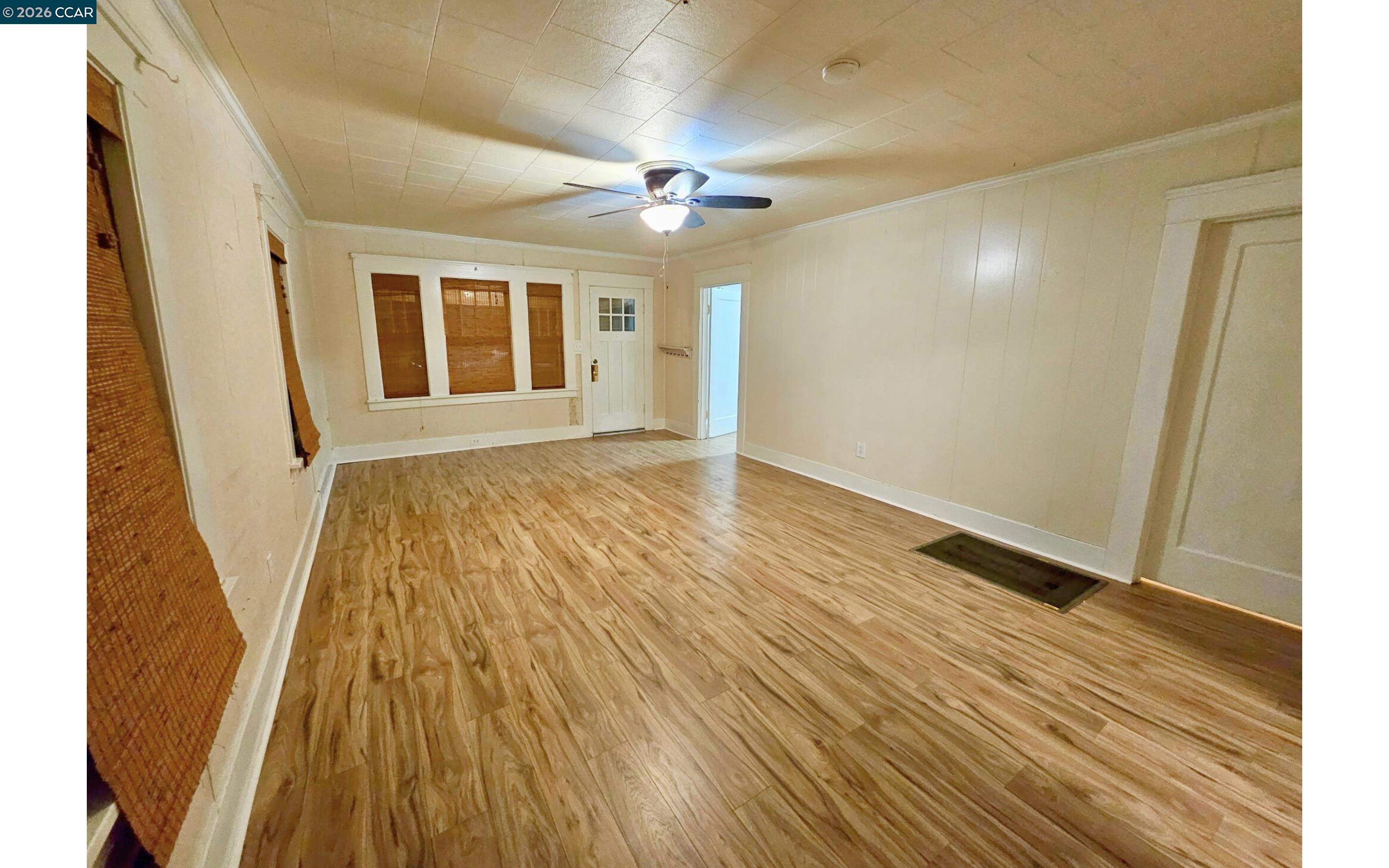 Detail Gallery Image 7 of 14 For 511 E Locust St, Lodi,  CA 95240 - 3 Beds | 1/1 Baths