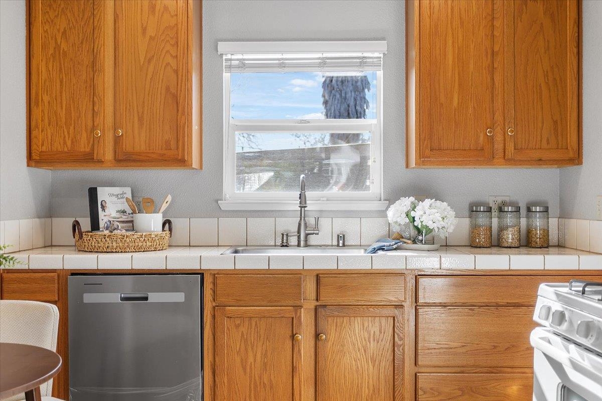 Detail Gallery Image 13 of 31 For 3975 Wilson Ave, Castro Valley,  CA 94546 - 2 Beds | 1 Baths