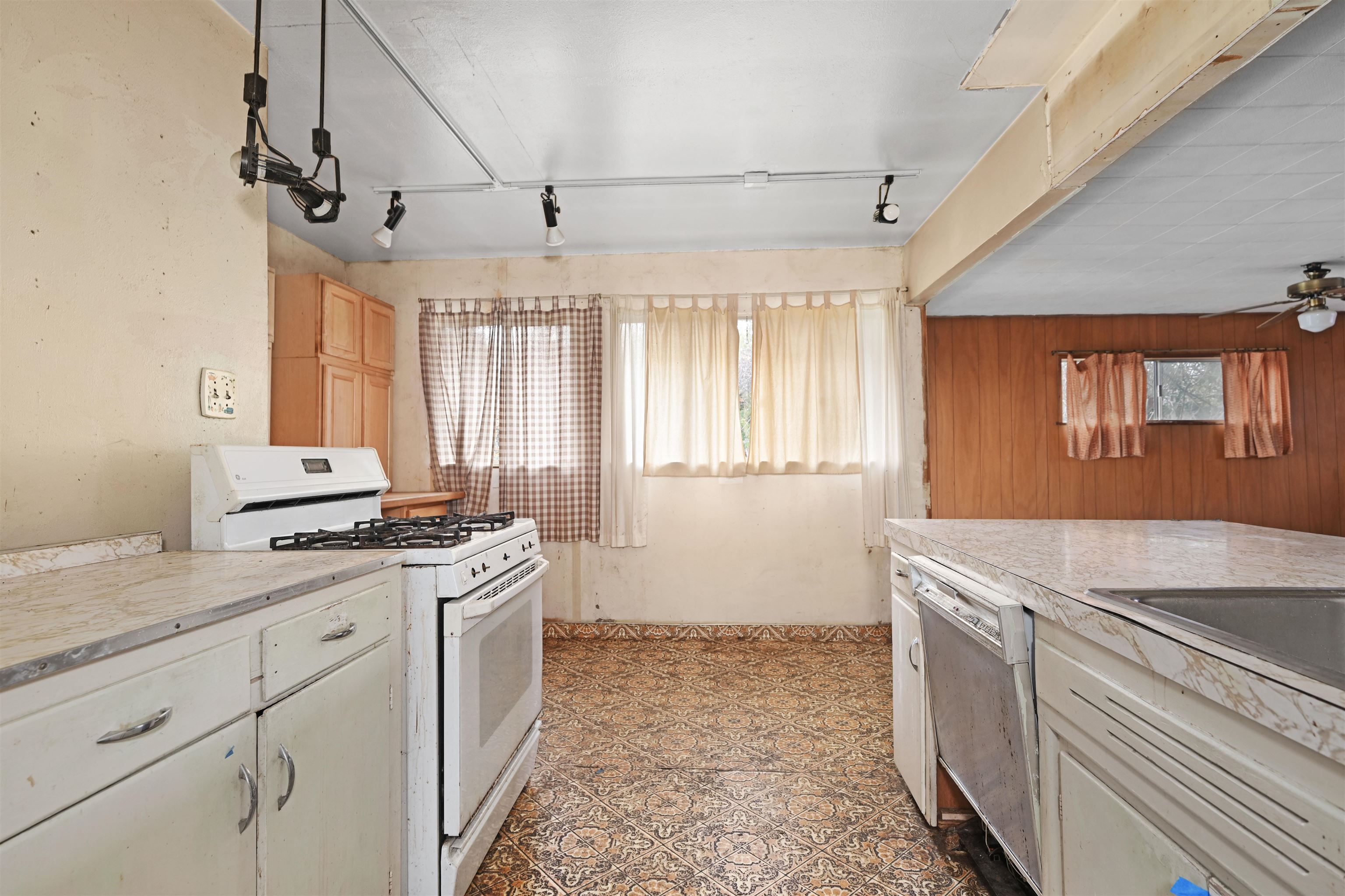 Detail Gallery Image 11 of 22 For 107 Adria Dr, Pleasant Hill,  CA 94523 - 3 Beds | 1 Baths