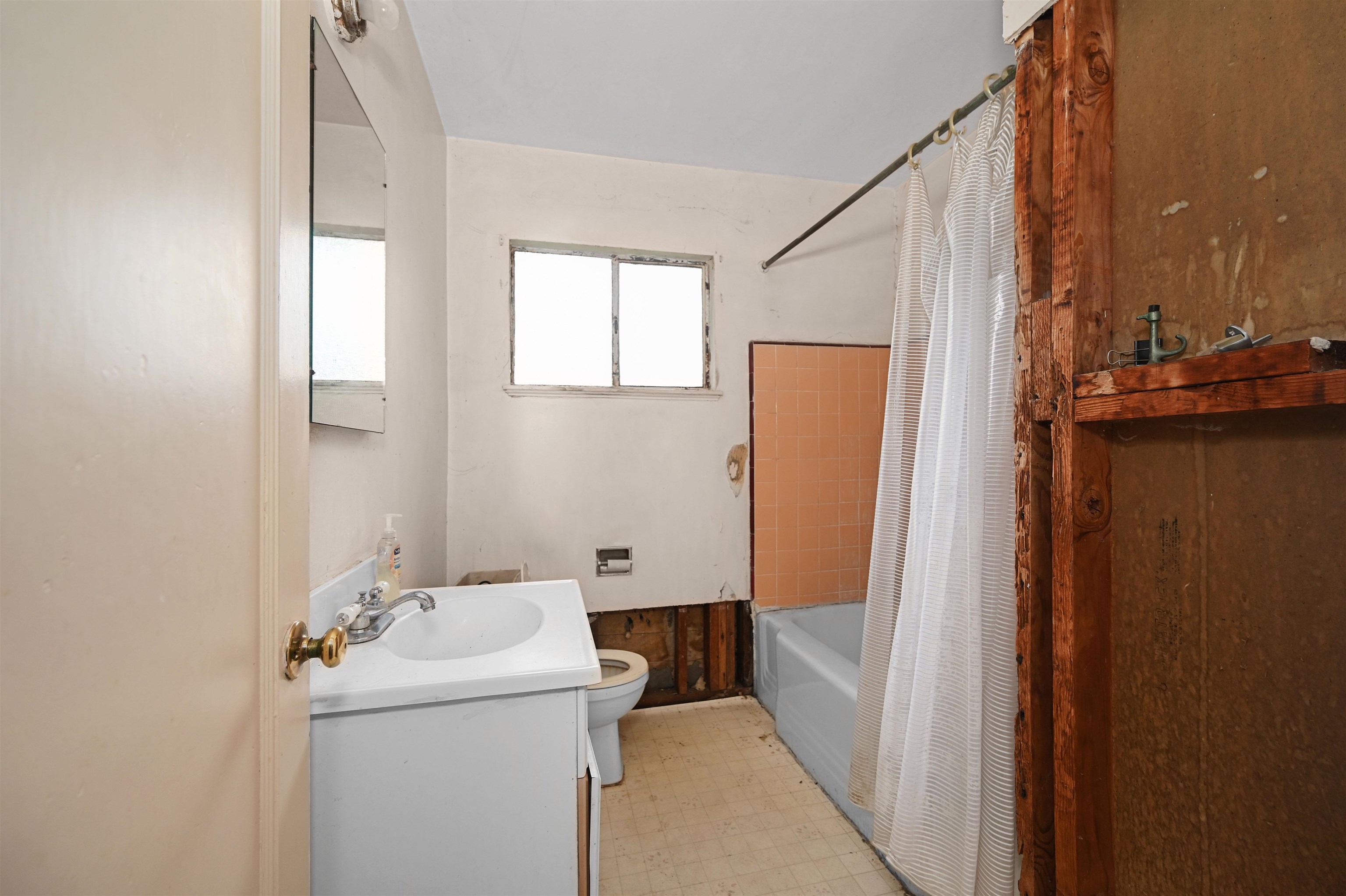 Detail Gallery Image 14 of 22 For 107 Adria Dr, Pleasant Hill,  CA 94523 - 3 Beds | 1 Baths