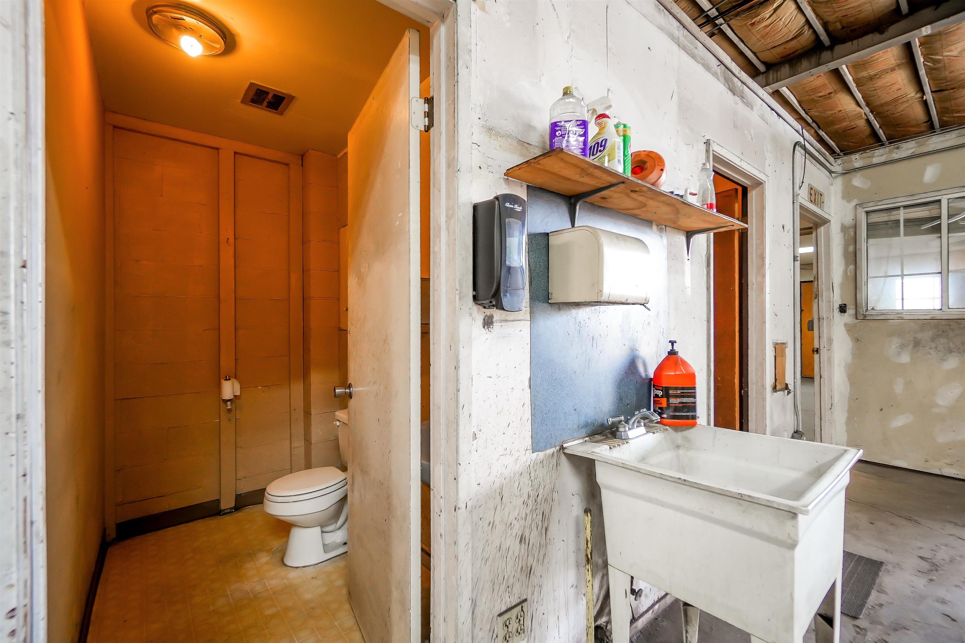 Detail Gallery Image 18 of 24 For 954 86th Ave, Oakland,  CA 94621 - – Beds | – Baths