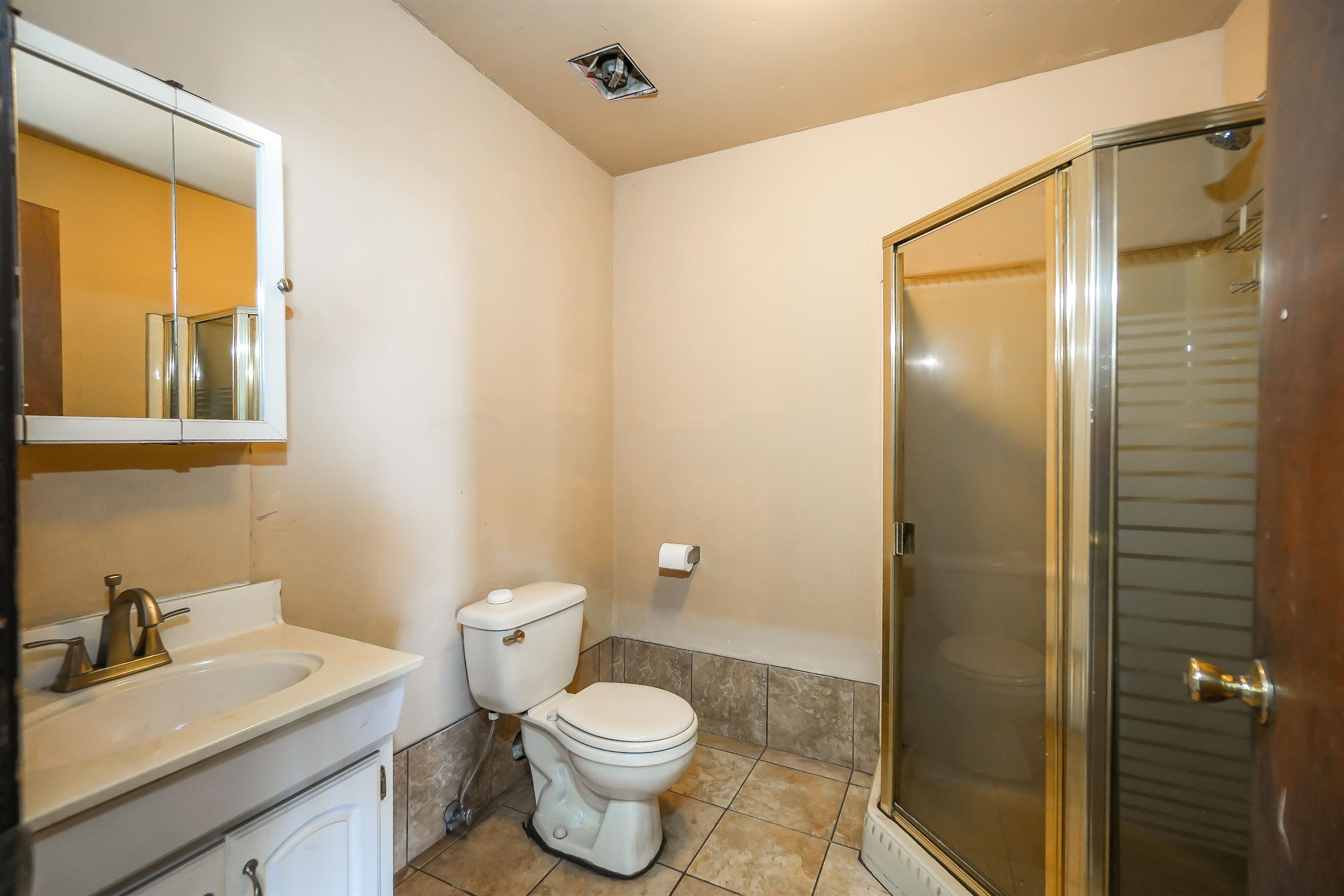 Detail Gallery Image 20 of 24 For 954 86th Ave, Oakland,  CA 94621 - – Beds | – Baths