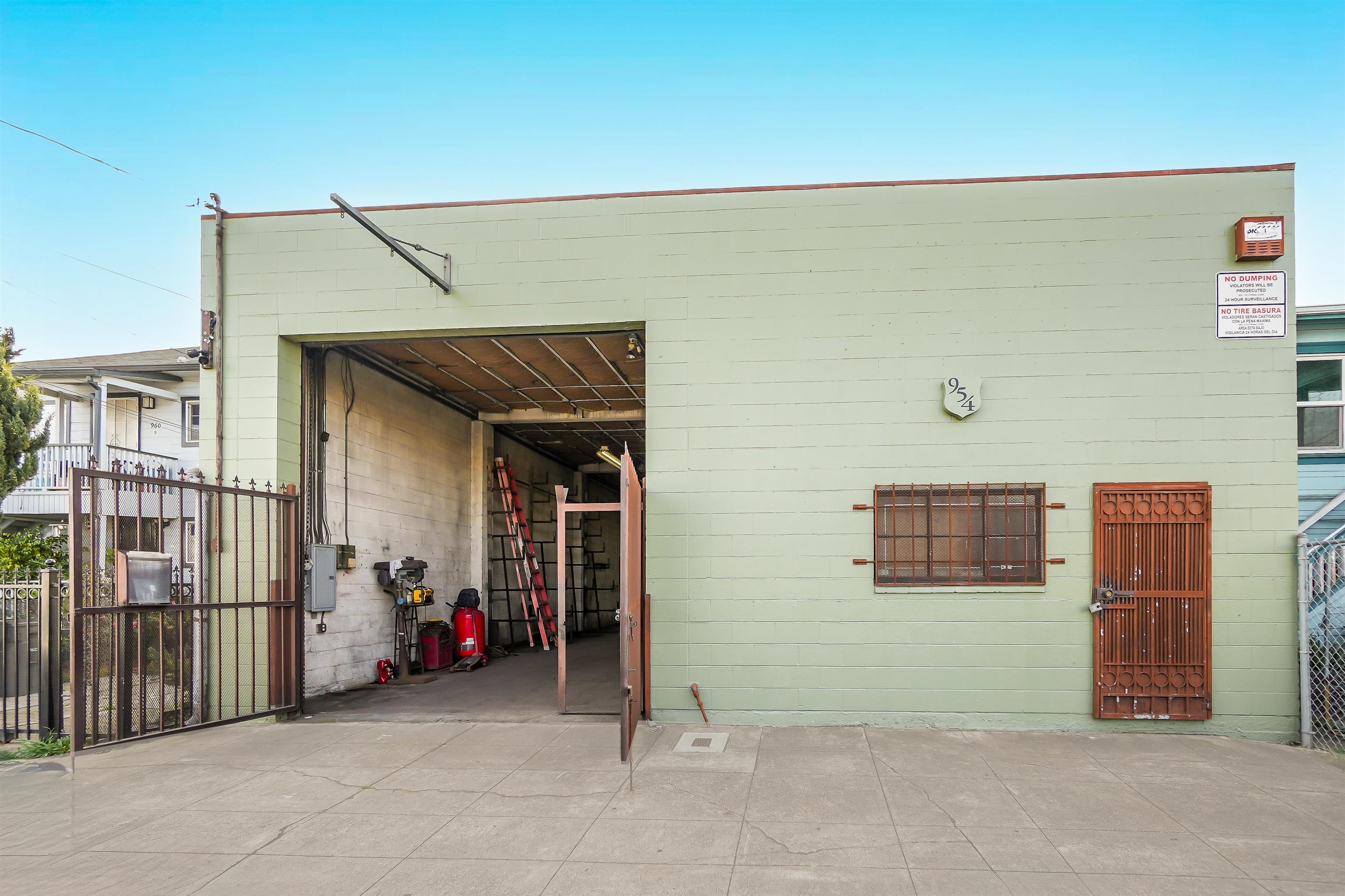 Detail Gallery Image 3 of 24 For 954 86th Ave, Oakland,  CA 94621 - – Beds | – Baths