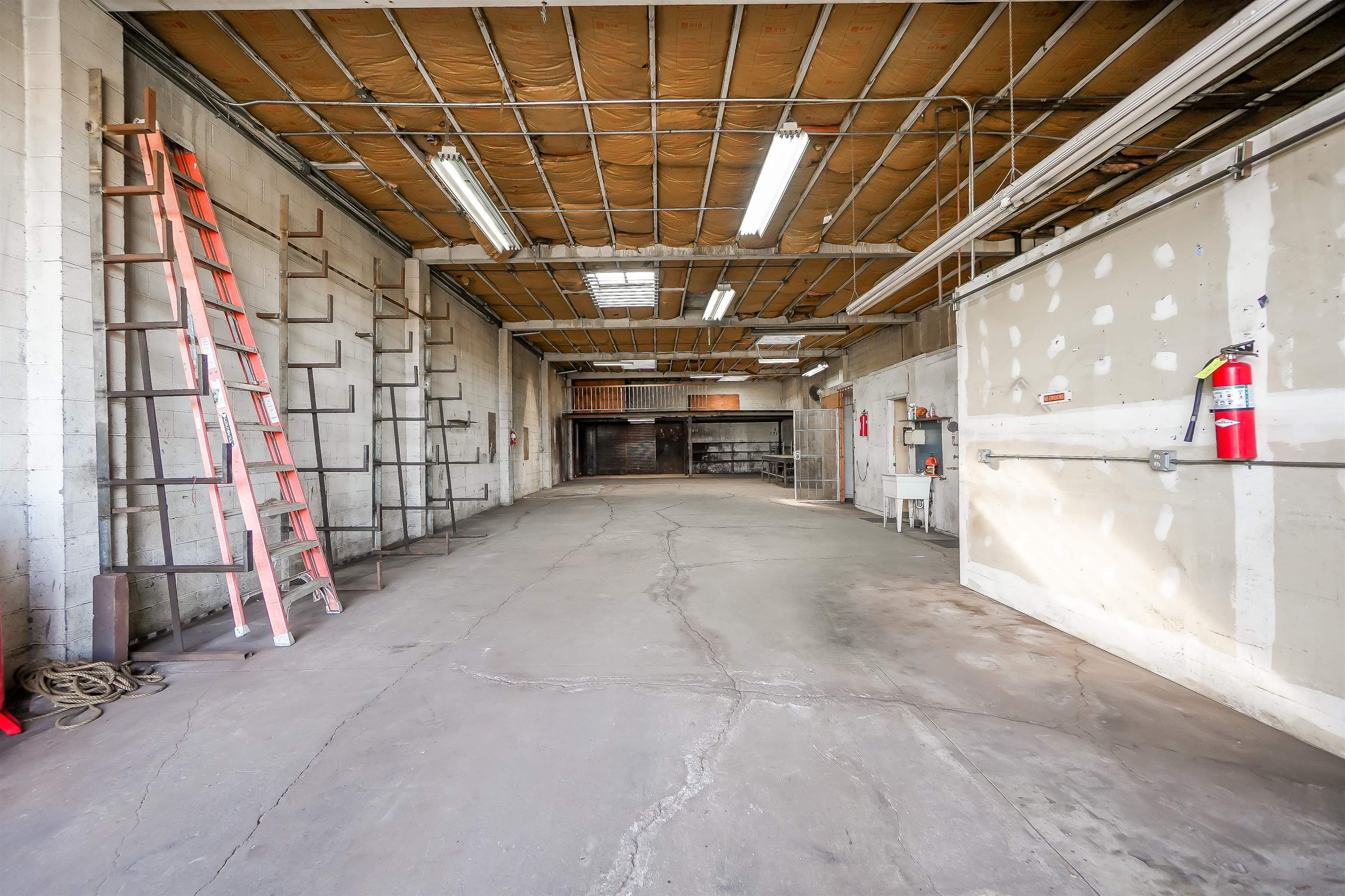 Detail Gallery Image 6 of 24 For 954 86th Ave, Oakland,  CA 94621 - – Beds | – Baths