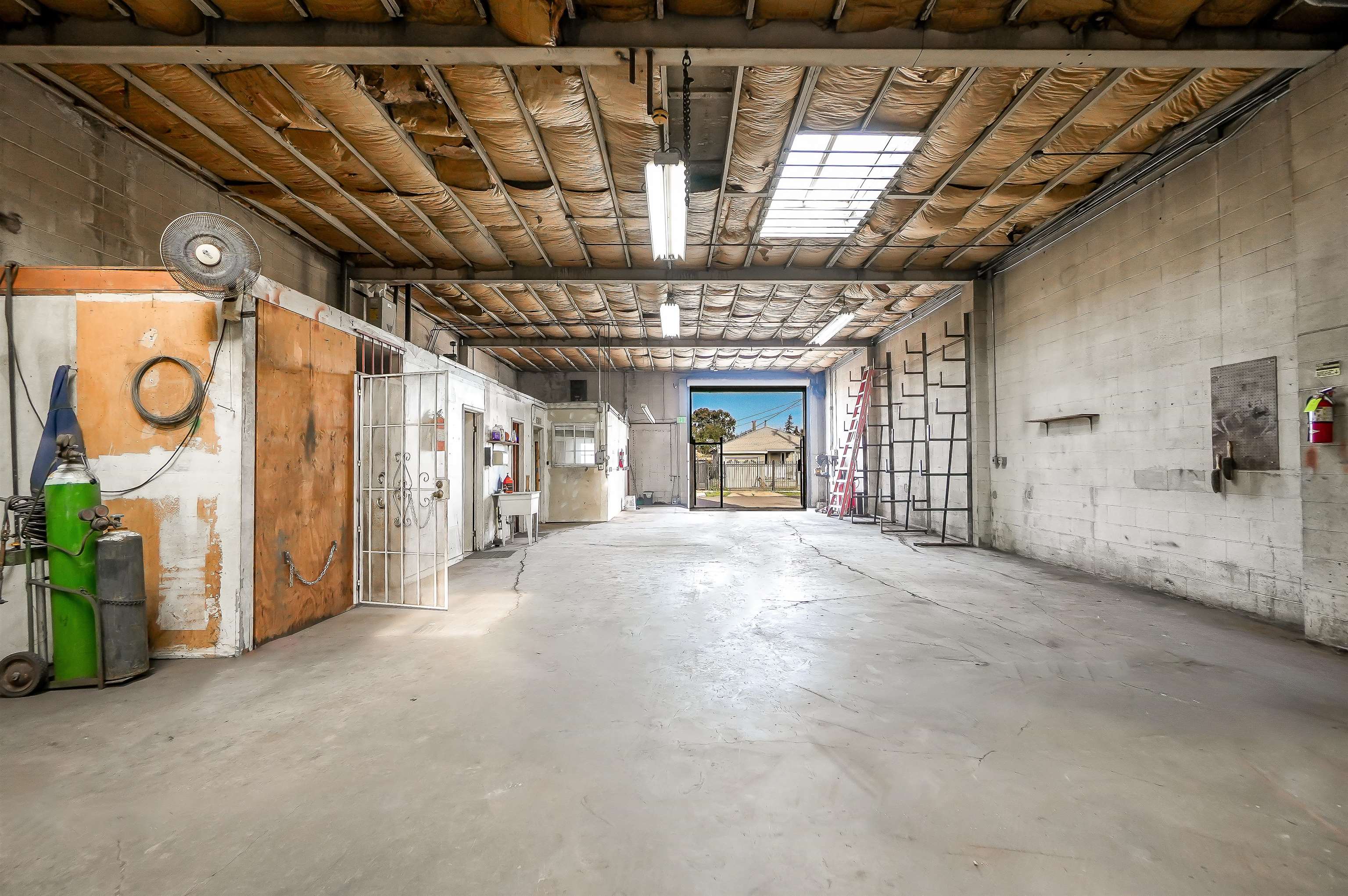 Detail Gallery Image 8 of 24 For 954 86th Ave, Oakland,  CA 94621 - – Beds | – Baths