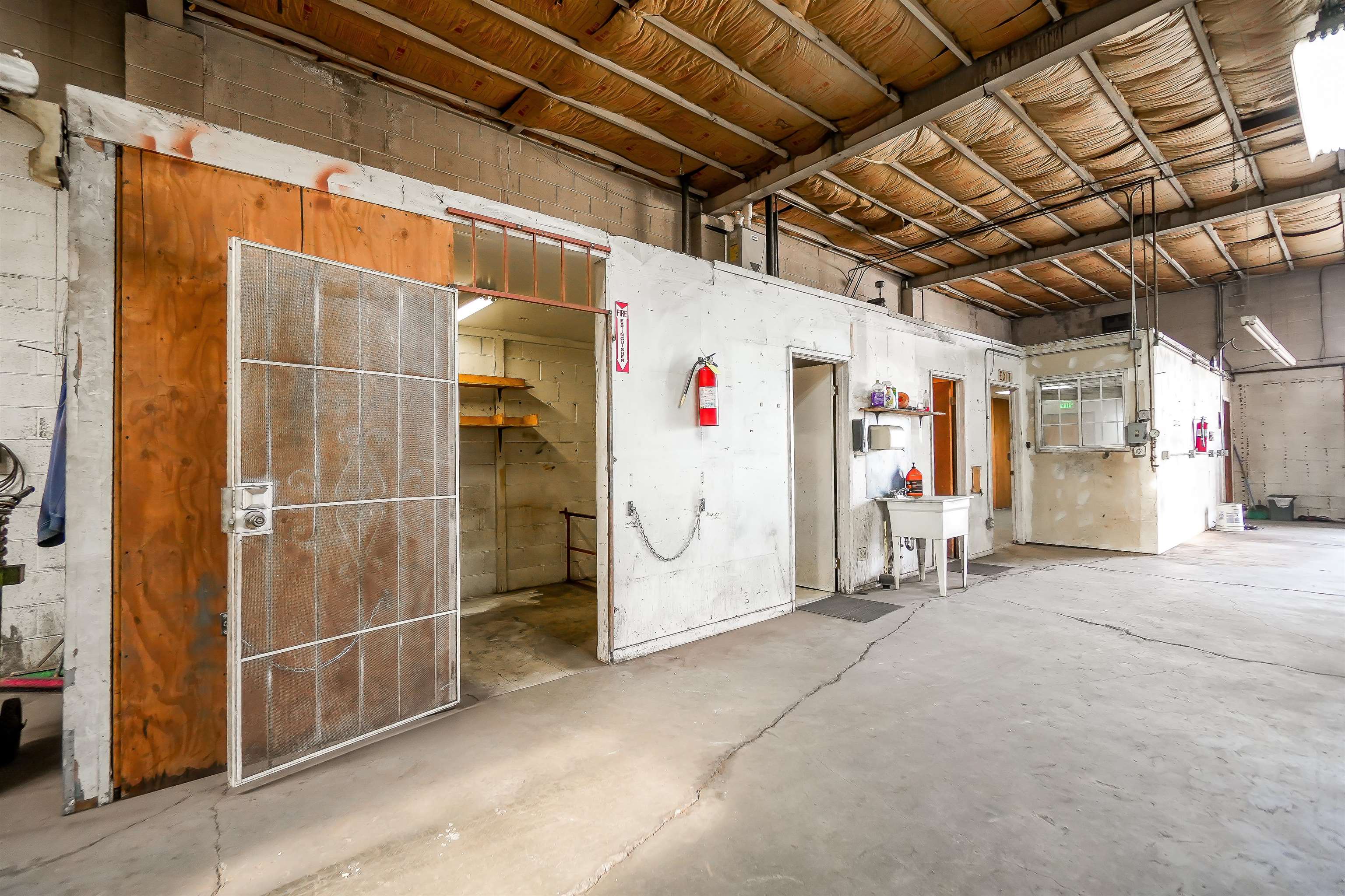 Detail Gallery Image 9 of 24 For 954 86th Ave, Oakland,  CA 94621 - – Beds | – Baths